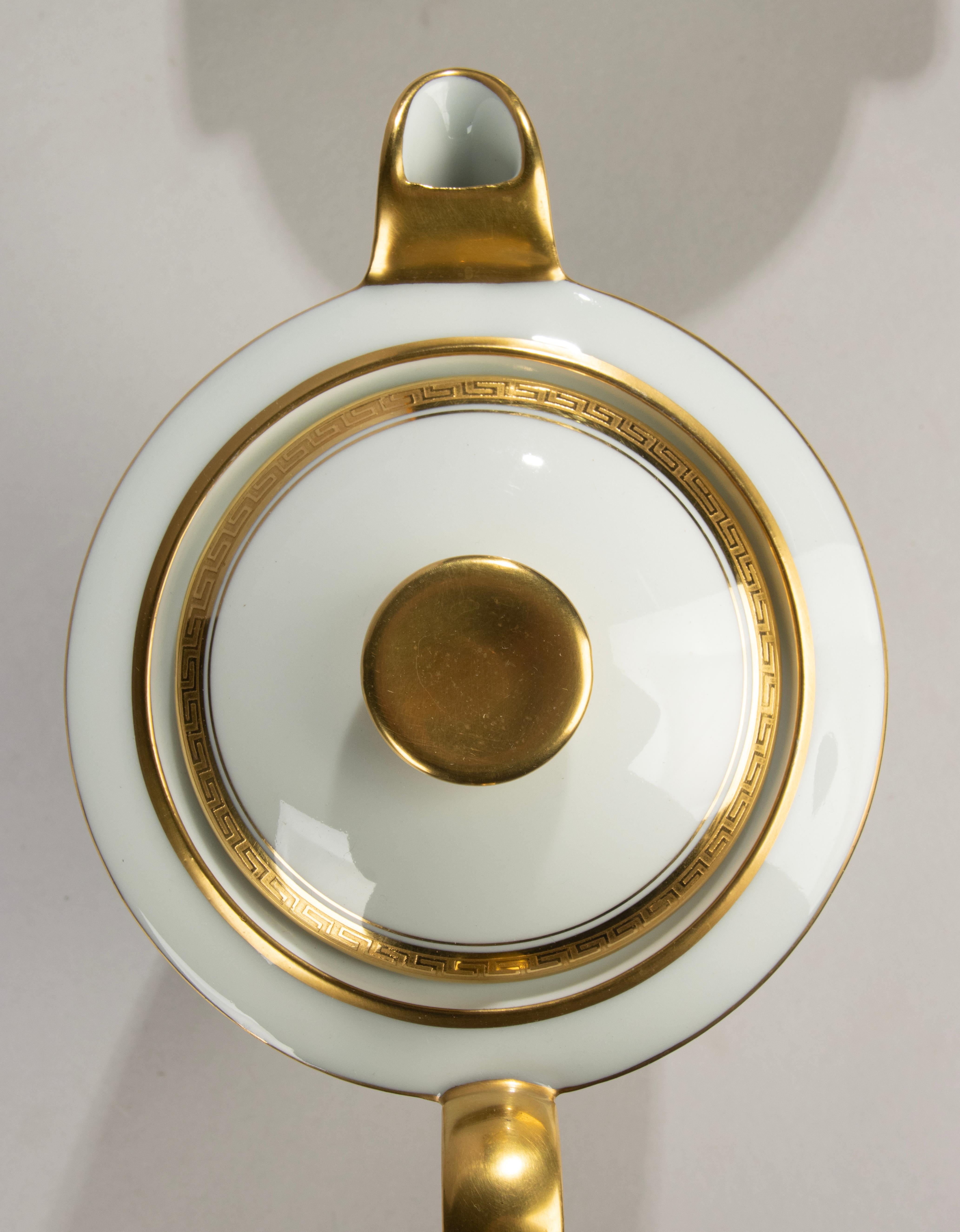 12-teiliges Porzellan-Teeset - Limoges - Weiß und Gold im Angebot 12