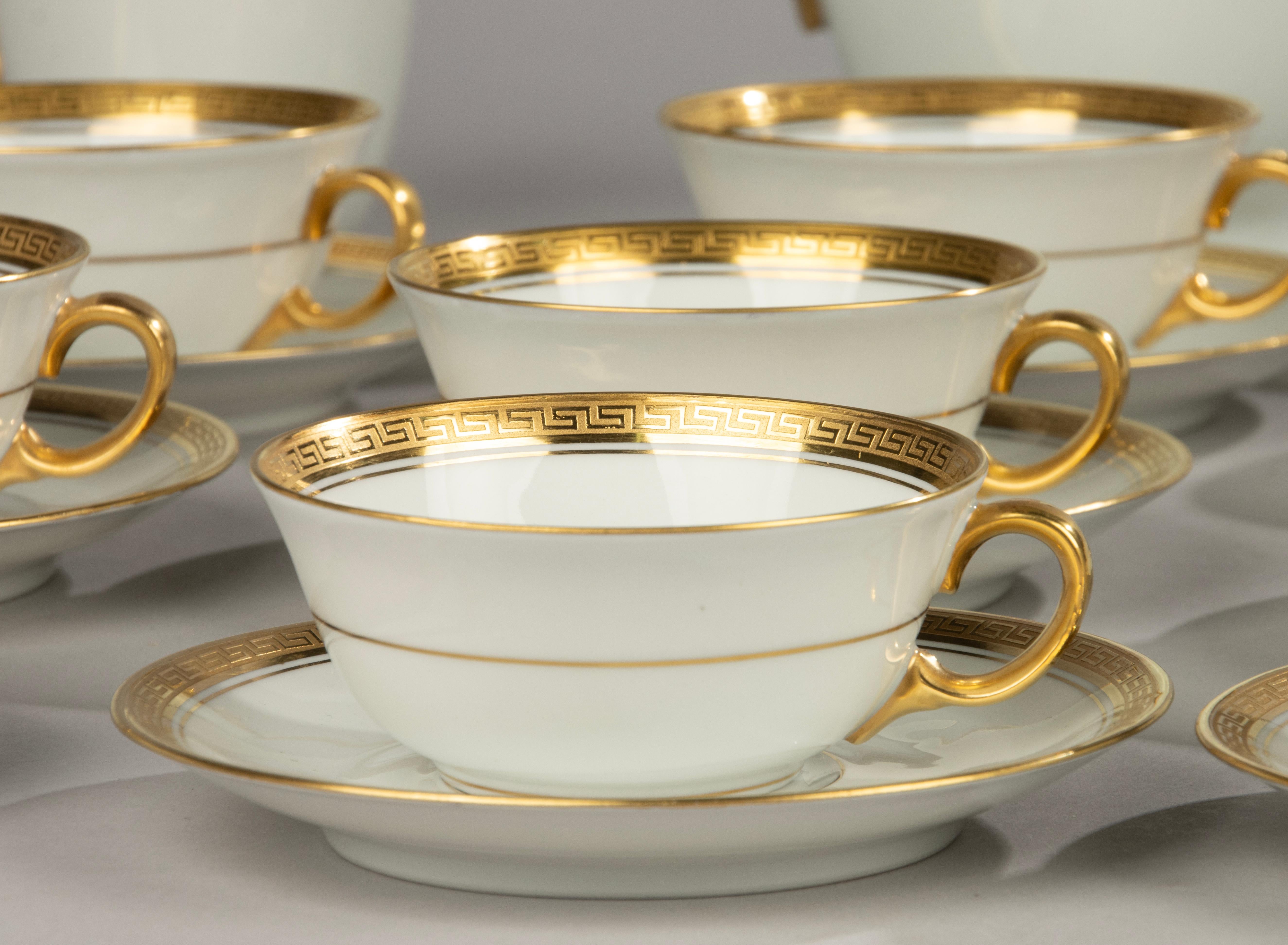 12-teiliges Porzellan-Teeset - Limoges - Weiß und Gold (Französisch) im Angebot