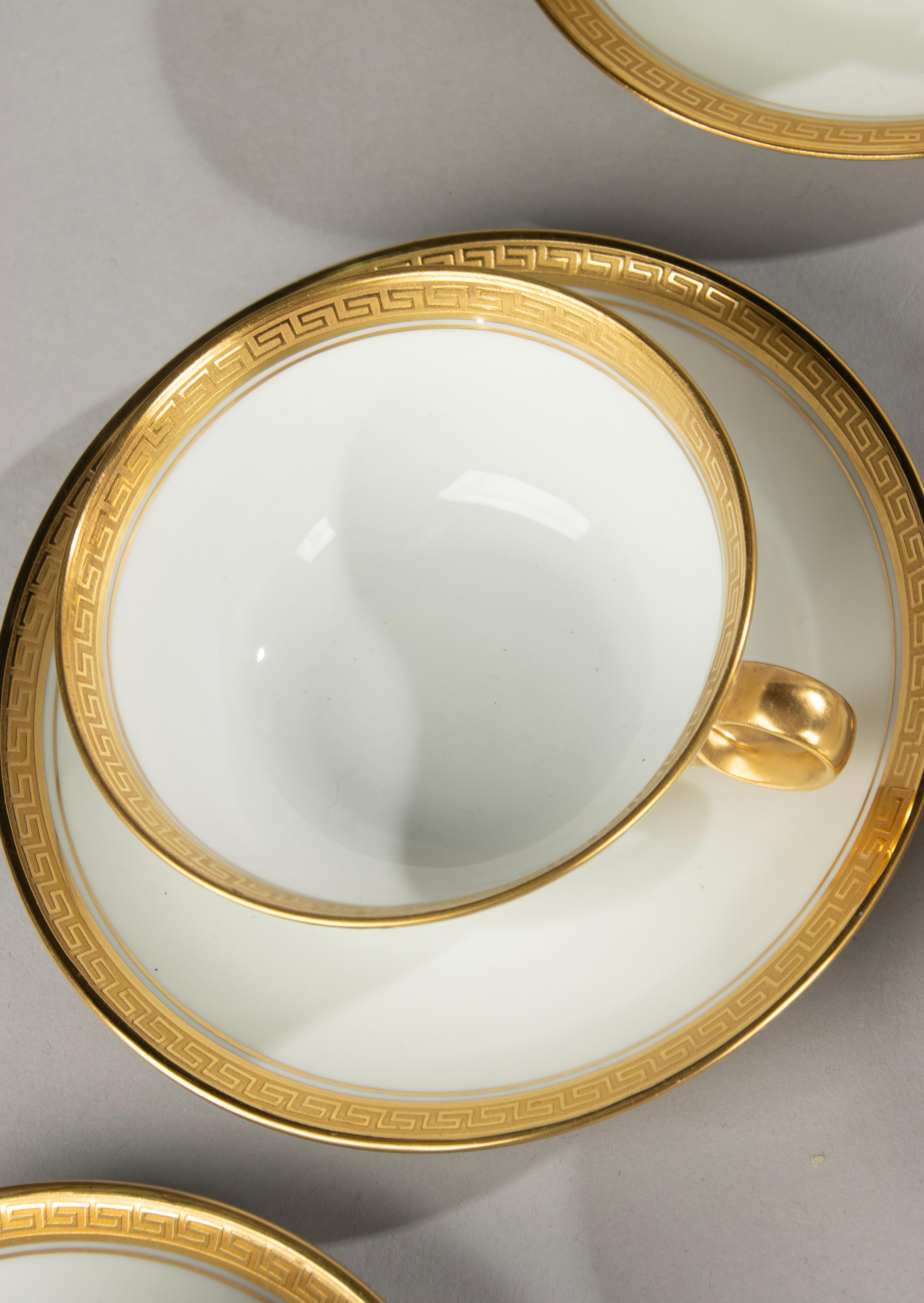 12-teiliges Porzellan-Teeset - Limoges - Weiß und Gold im Angebot 3