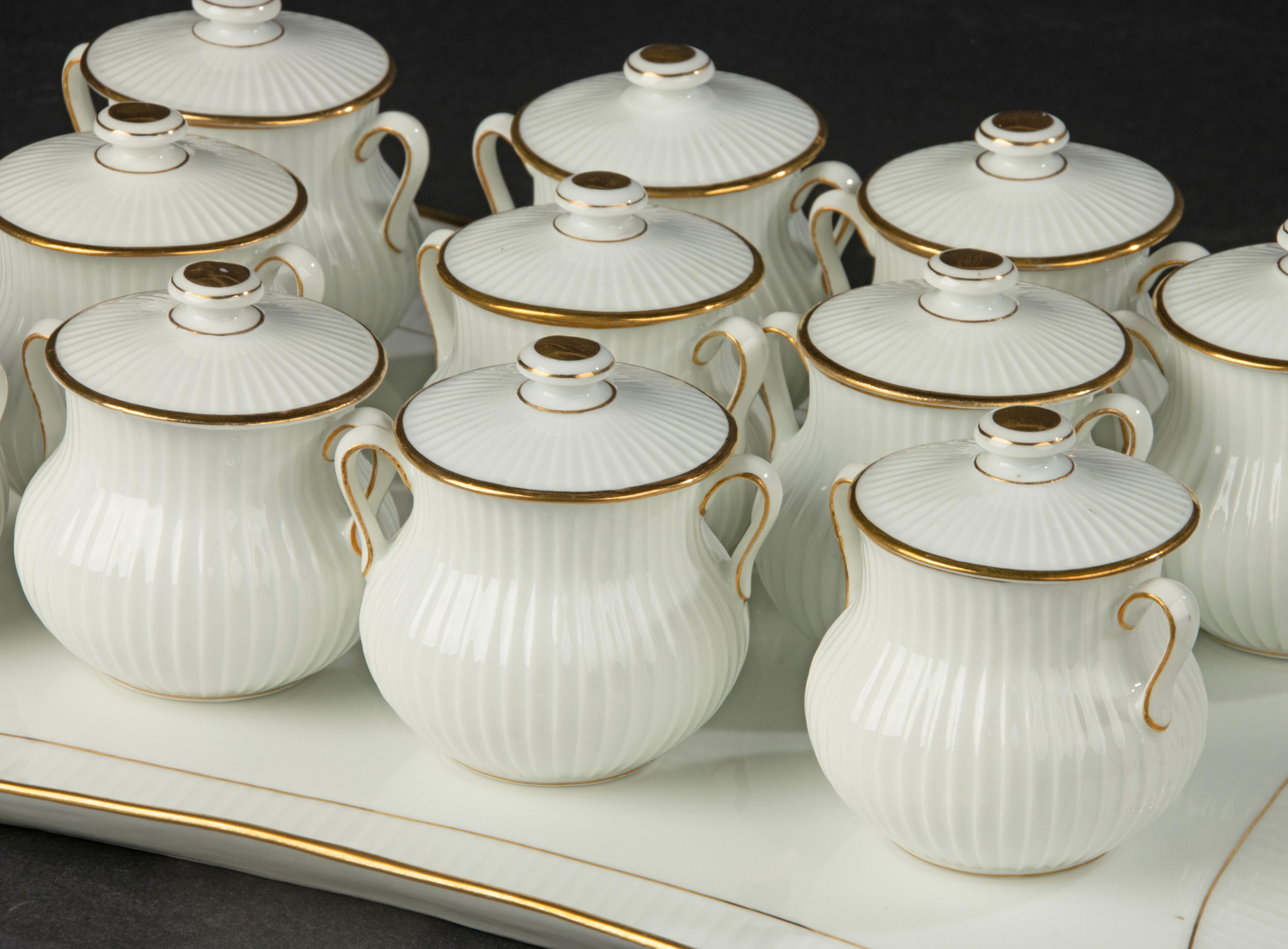 12-teiliges Pots de Creme-Servierbesteck - 19. Jahrhundert - Französisches Porzellan (Belle Époque) im Angebot