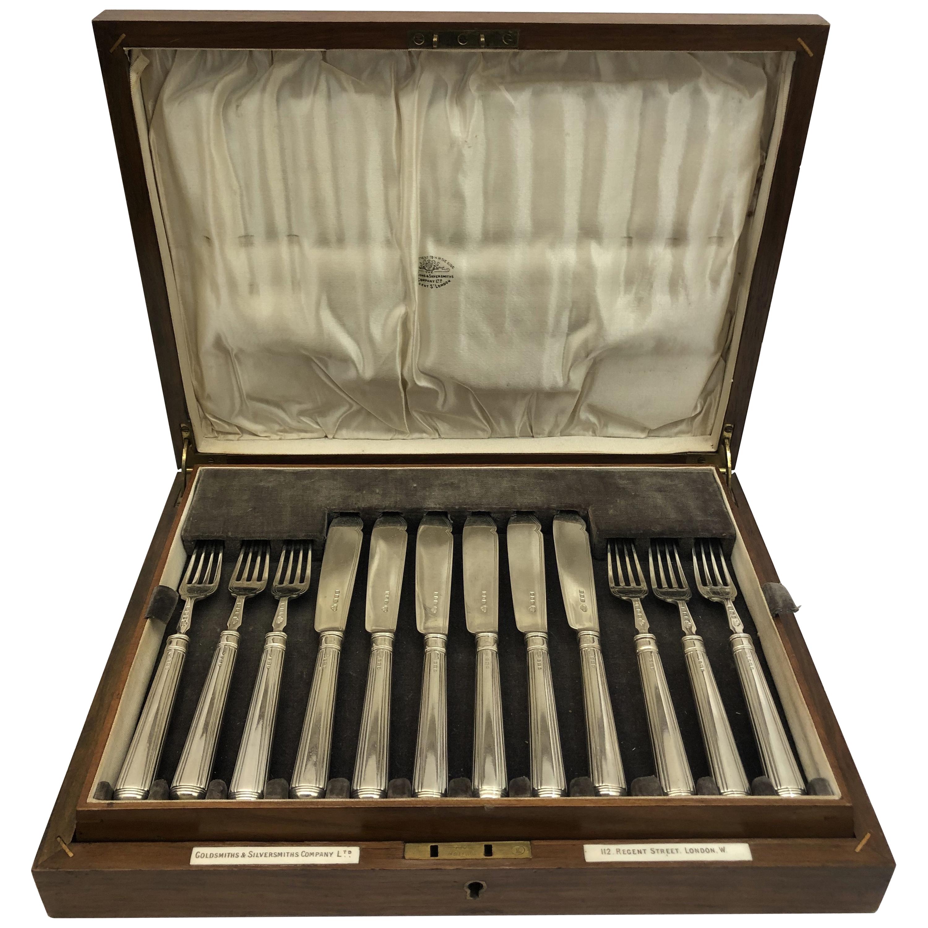 12 Piece Silver Cutlery Set by Goldsmiths & Silversmiths, London For Sale