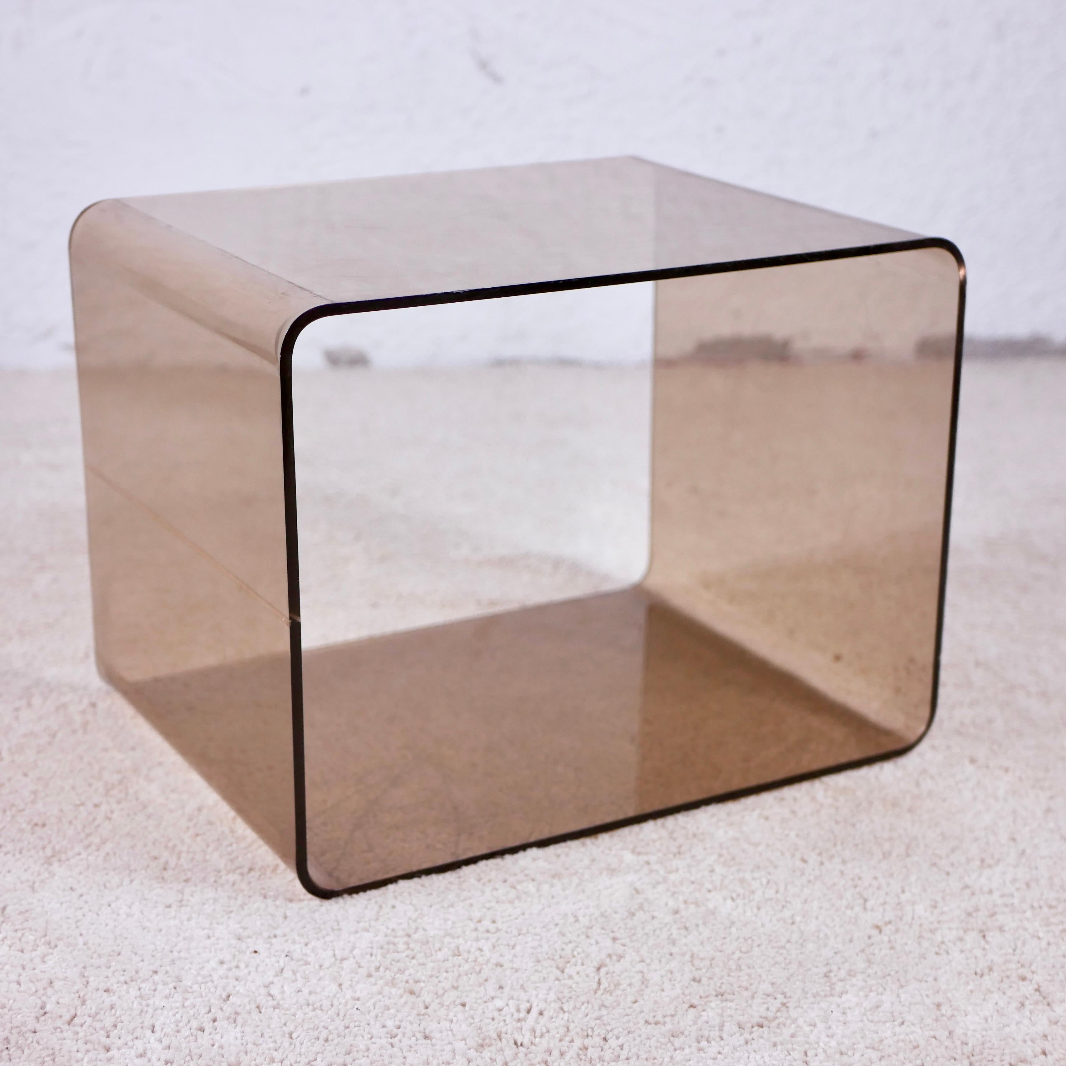 12 Pieces Modular Plexiglass Shelving System by Roche Bobois, France, 1970 5