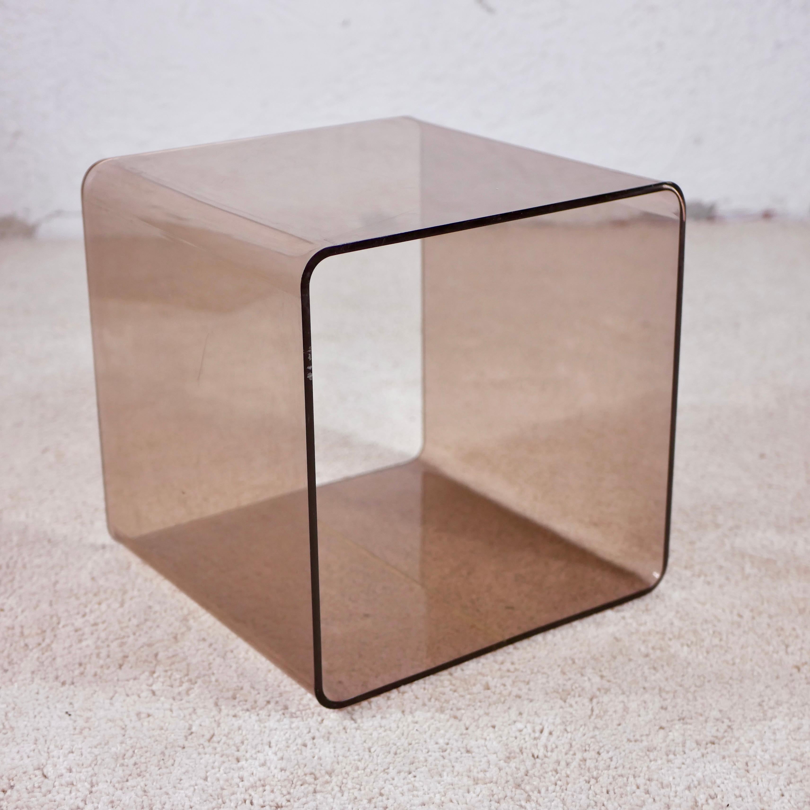 12 Pieces Modular Plexiglass Shelving System by Roche Bobois, France, 1970 3