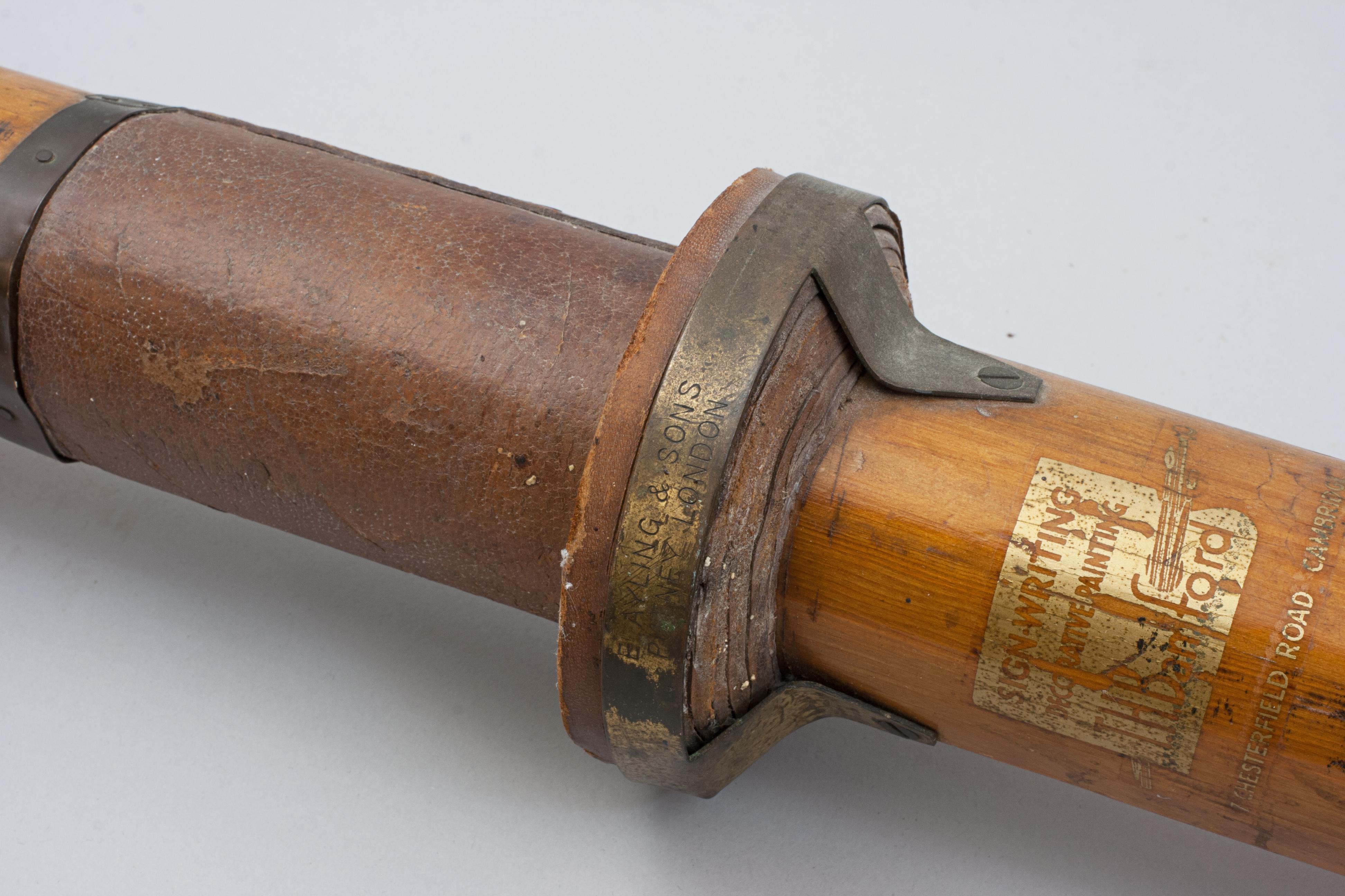 12' Presentation Rowing Oar Trophy, Magdalane Collage Cambridge 1956 en vente 4