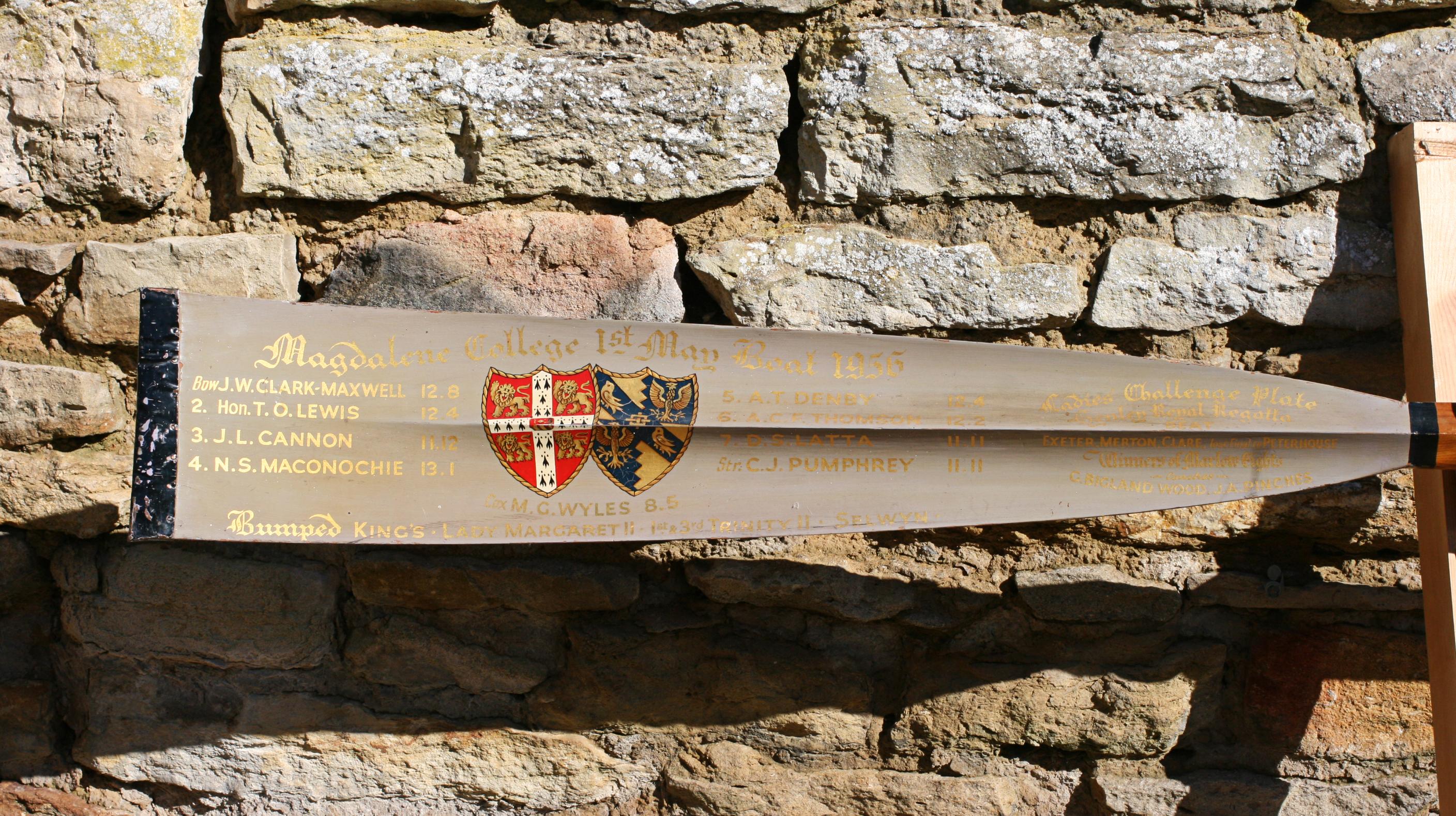 12' Presentation Rowing Oar Trophy, Magdalane Collage Cambridge 1956 en vente 6