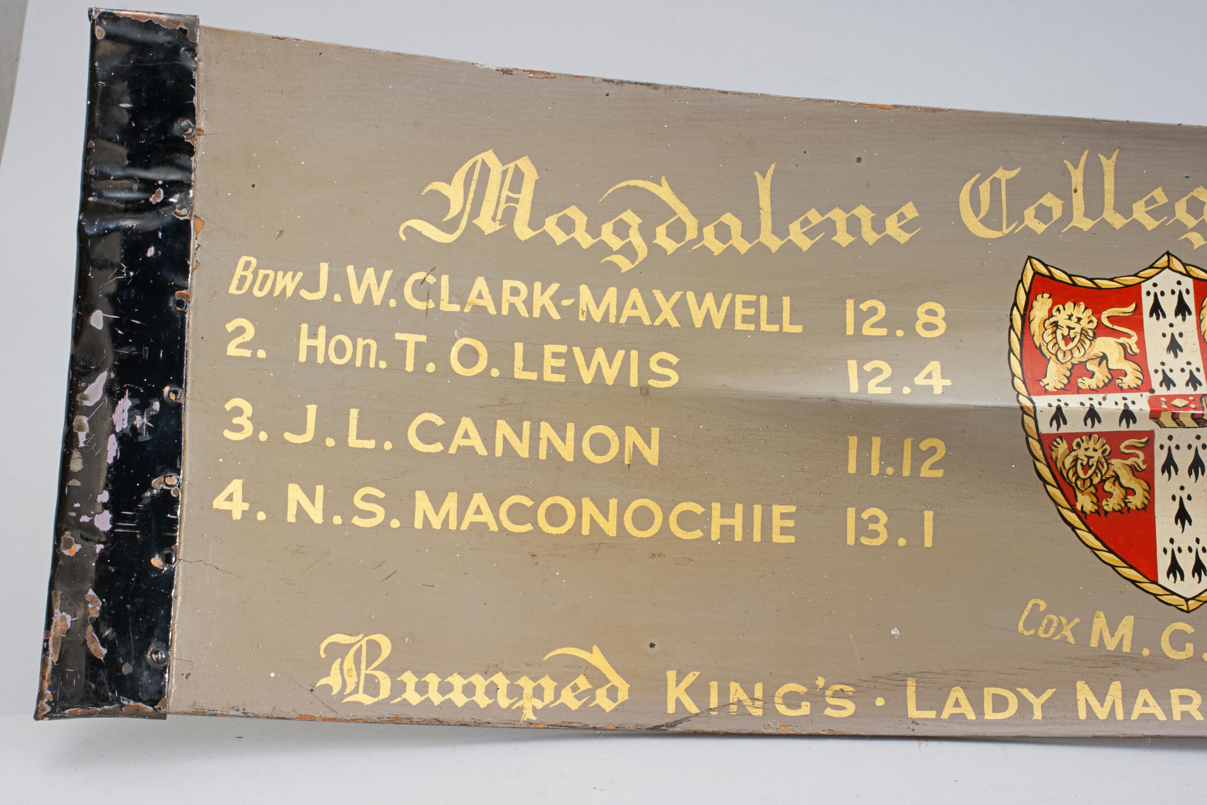 12' Presentation Rowing Oar Trophy, Magdalane Collage Cambridge 1956 Bon état - En vente à Oxfordshire, GB