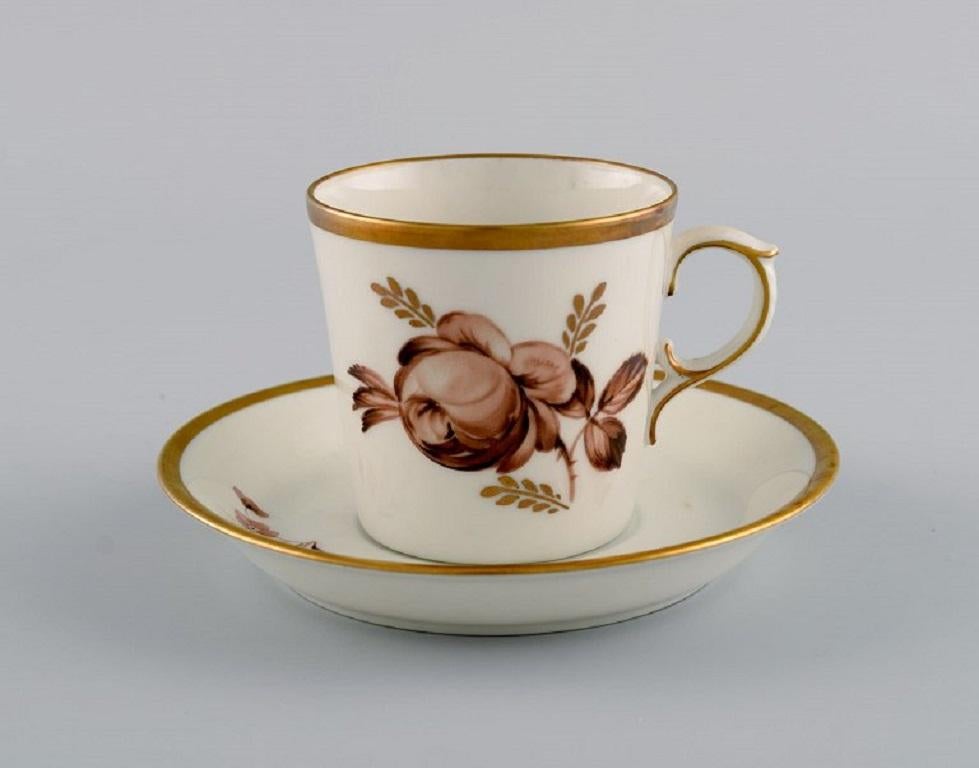 12 Royal Copenhagen Brown Rose Mokka / Kaffeetassen mit Untertassen (Dänisch) im Angebot