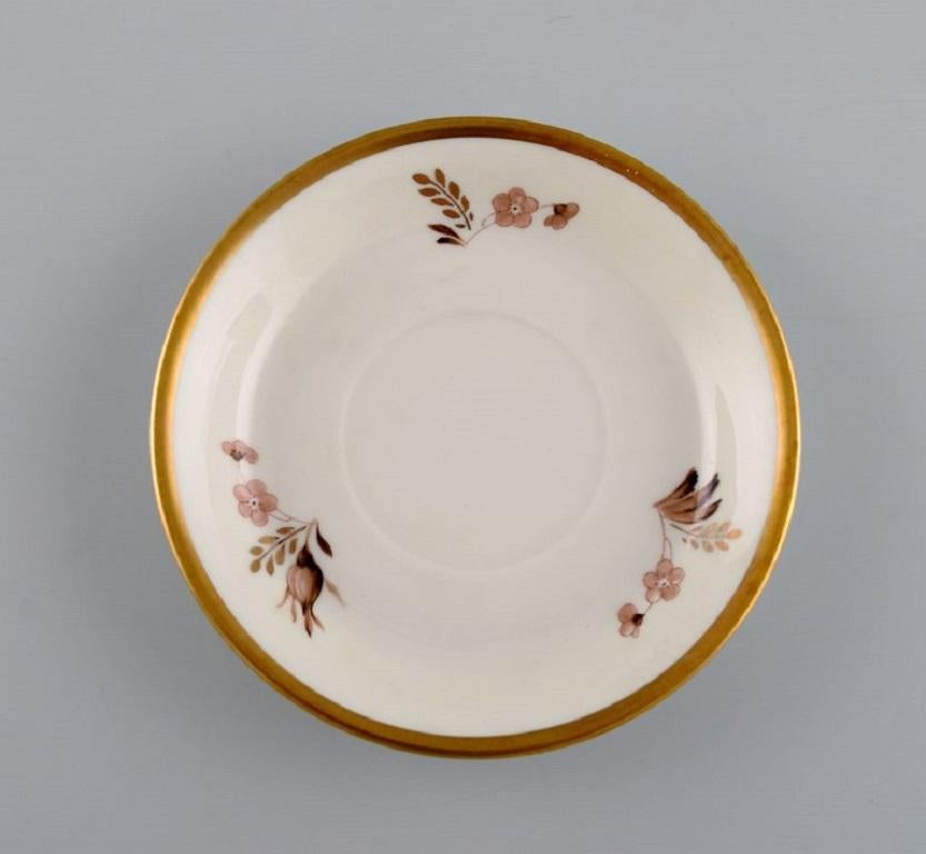 12 Royal Copenhagen Brown Rose Mokka / Kaffeetassen mit Untertassen (Handbemalt) im Angebot