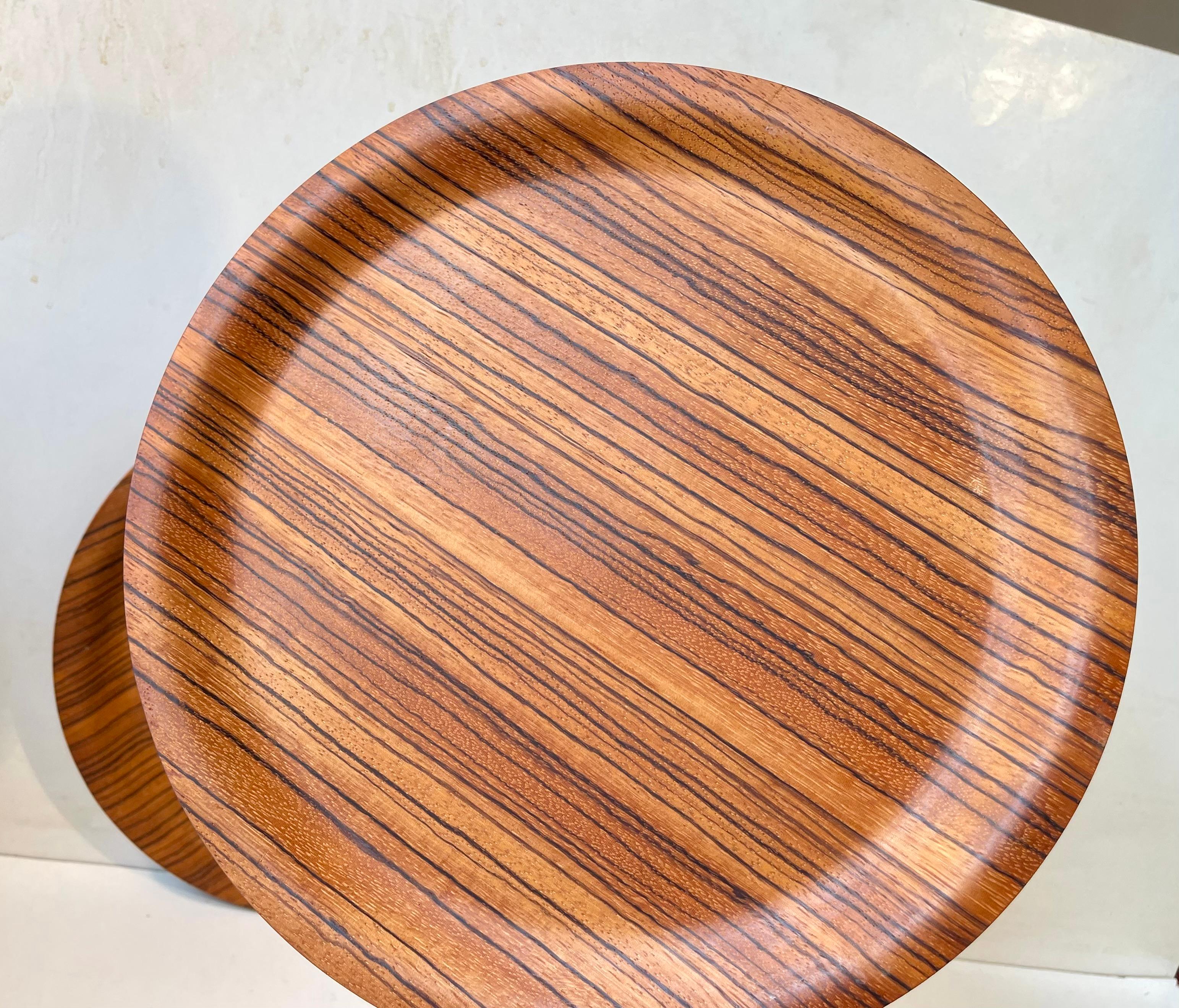12 Scandinavian Modern Plates in Zebrawood, 1960s In Good Condition For Sale In Esbjerg, DK