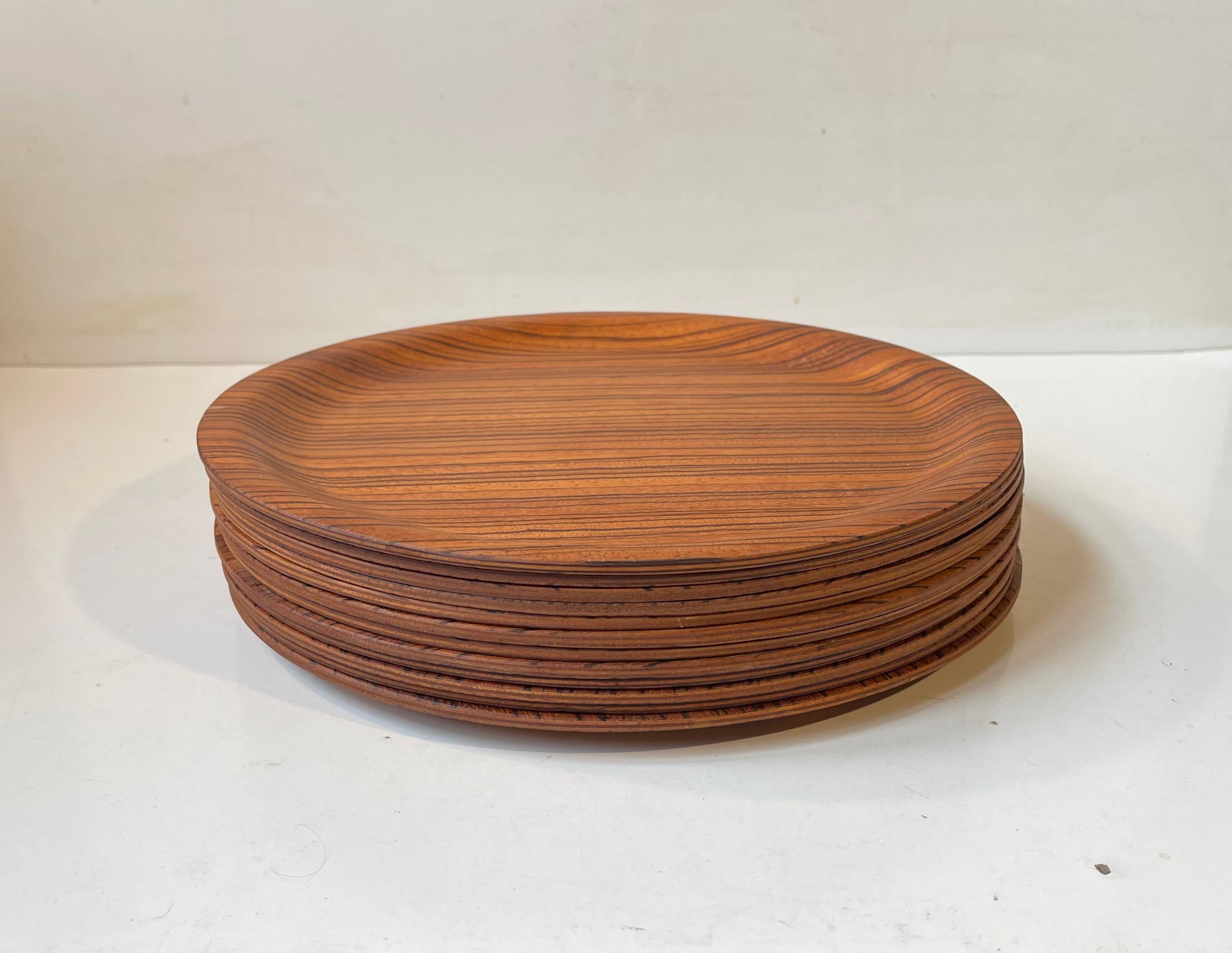 Mid-20th Century 12 Scandinavian Modern Plates in Zebrawood, 1960s For Sale