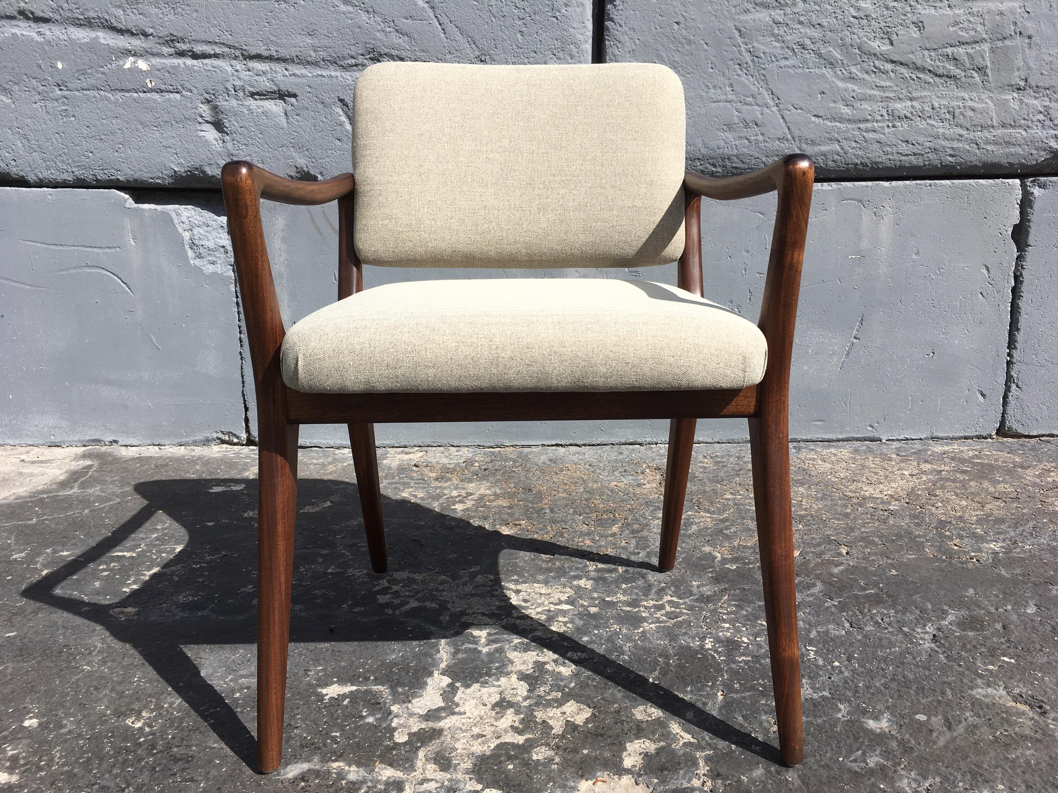 12 Sculptural Dining Arm Chairs in the Style of Gio Ponti For Sale 5