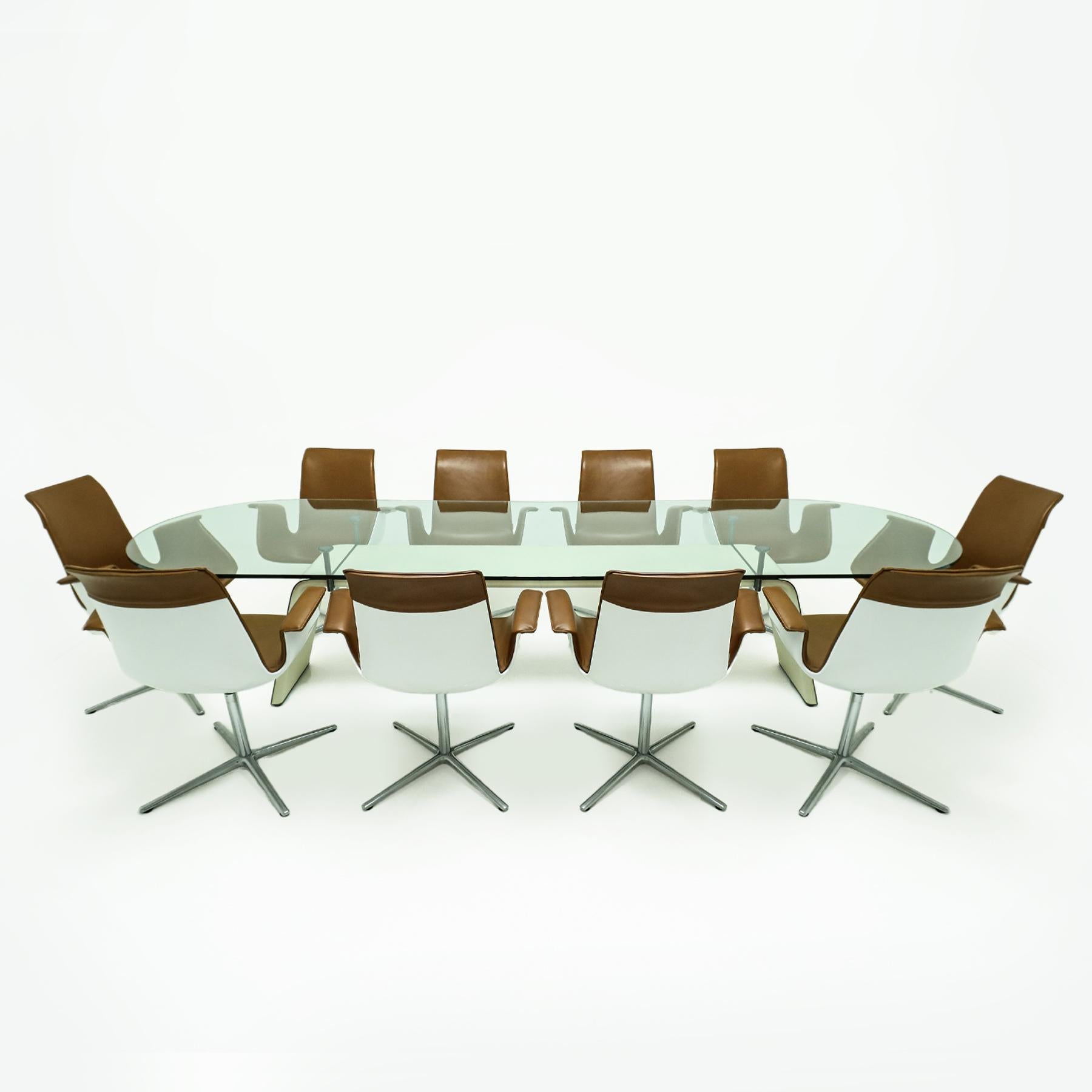 Table de salle à manger ovale 12 places en cuir et verre Matteo Grassi Vintage en vente 5