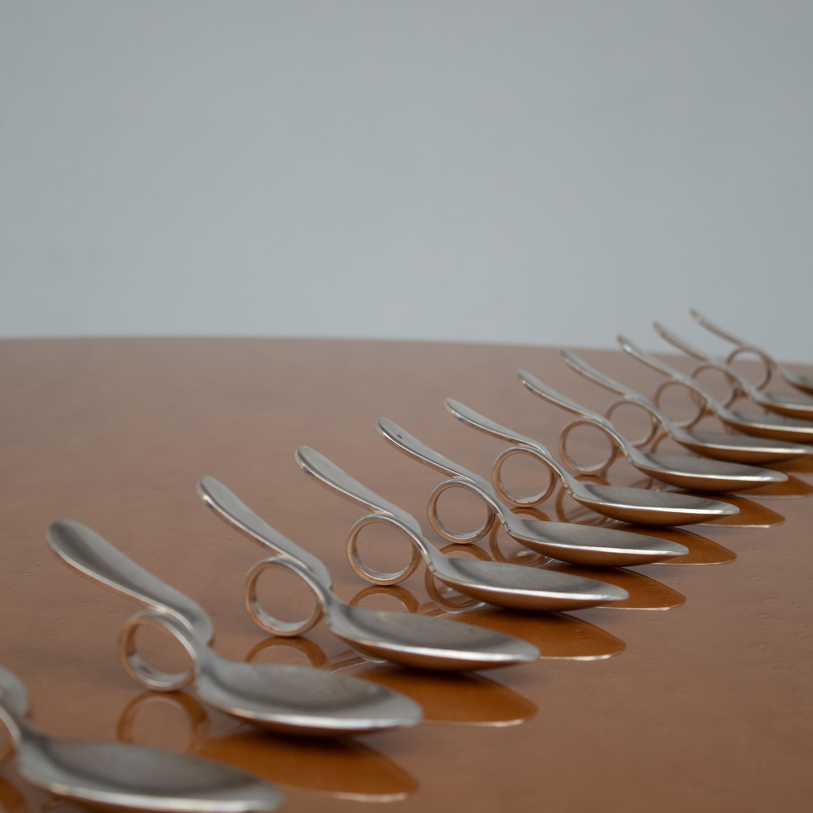 Moderno 12 cucchiai da degustazione in argento di Broggi Milano in vendita