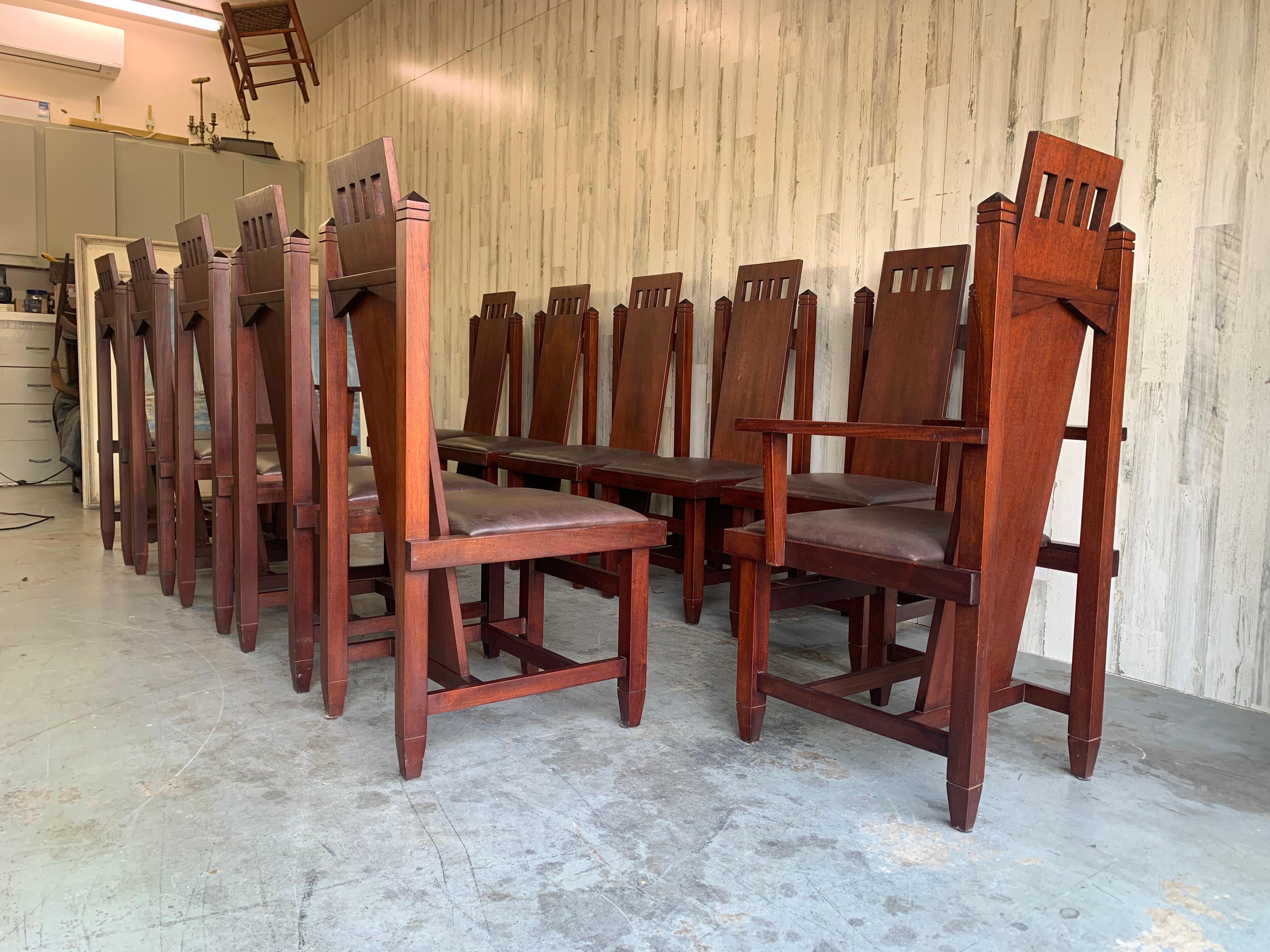 12 chaises de salle à manger de style Arts & Crafts en acajou massif en vente 2