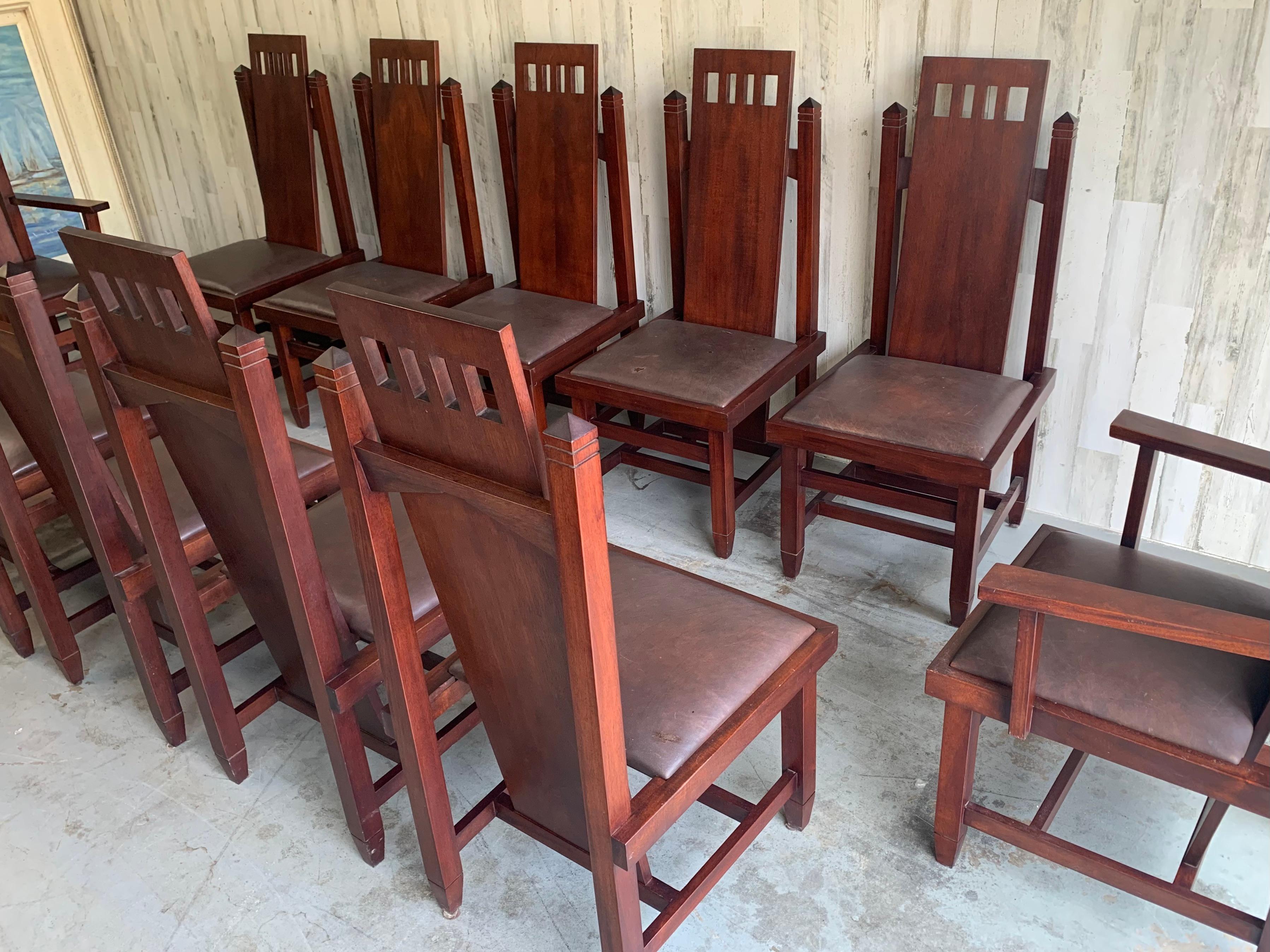 12 chaises de salle à manger de style Arts & Crafts en acajou massif en vente 7