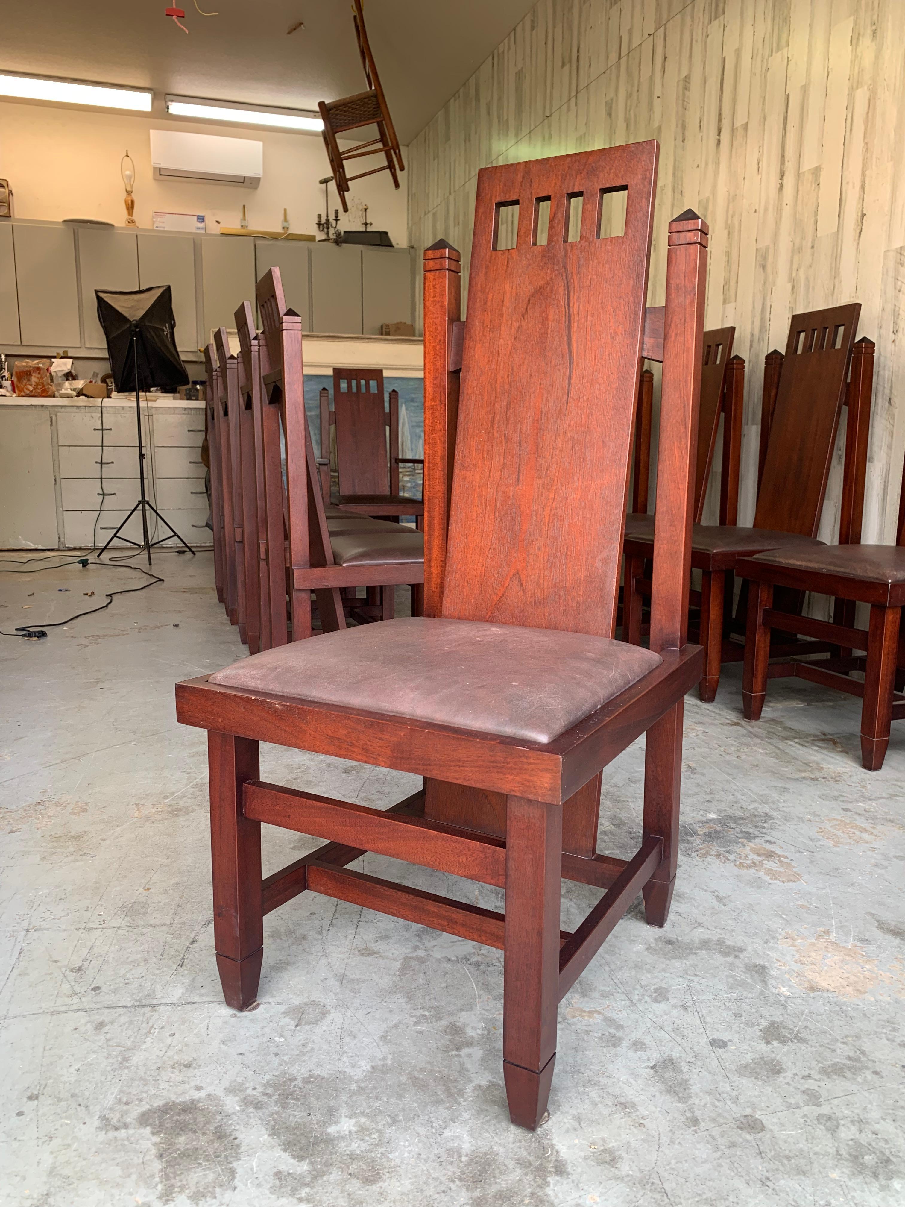 12 chaises de salle à manger de style Arts & Crafts en acajou massif en vente 10