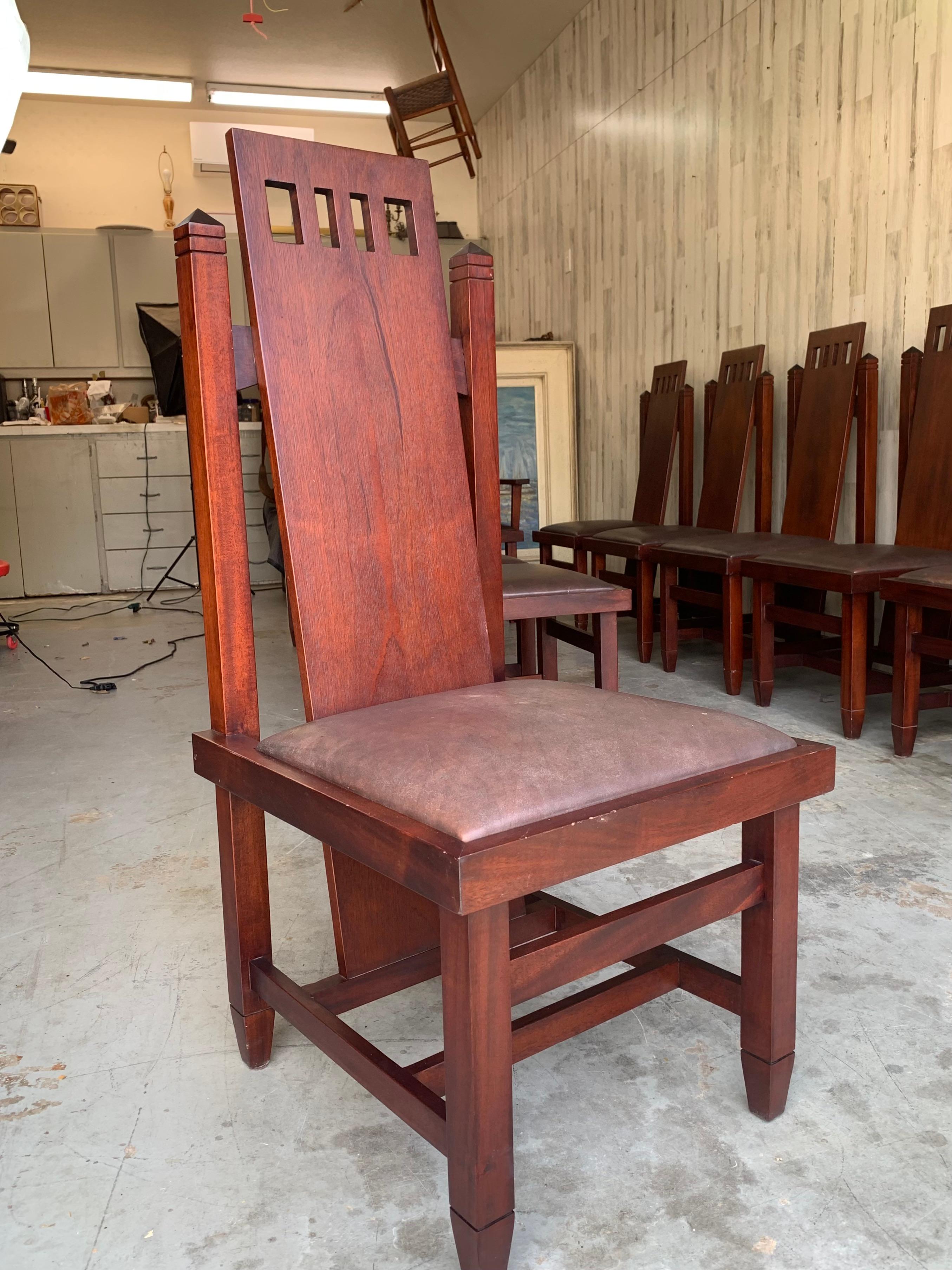 12 chaises de salle à manger de style Arts & Crafts en acajou massif en vente 11