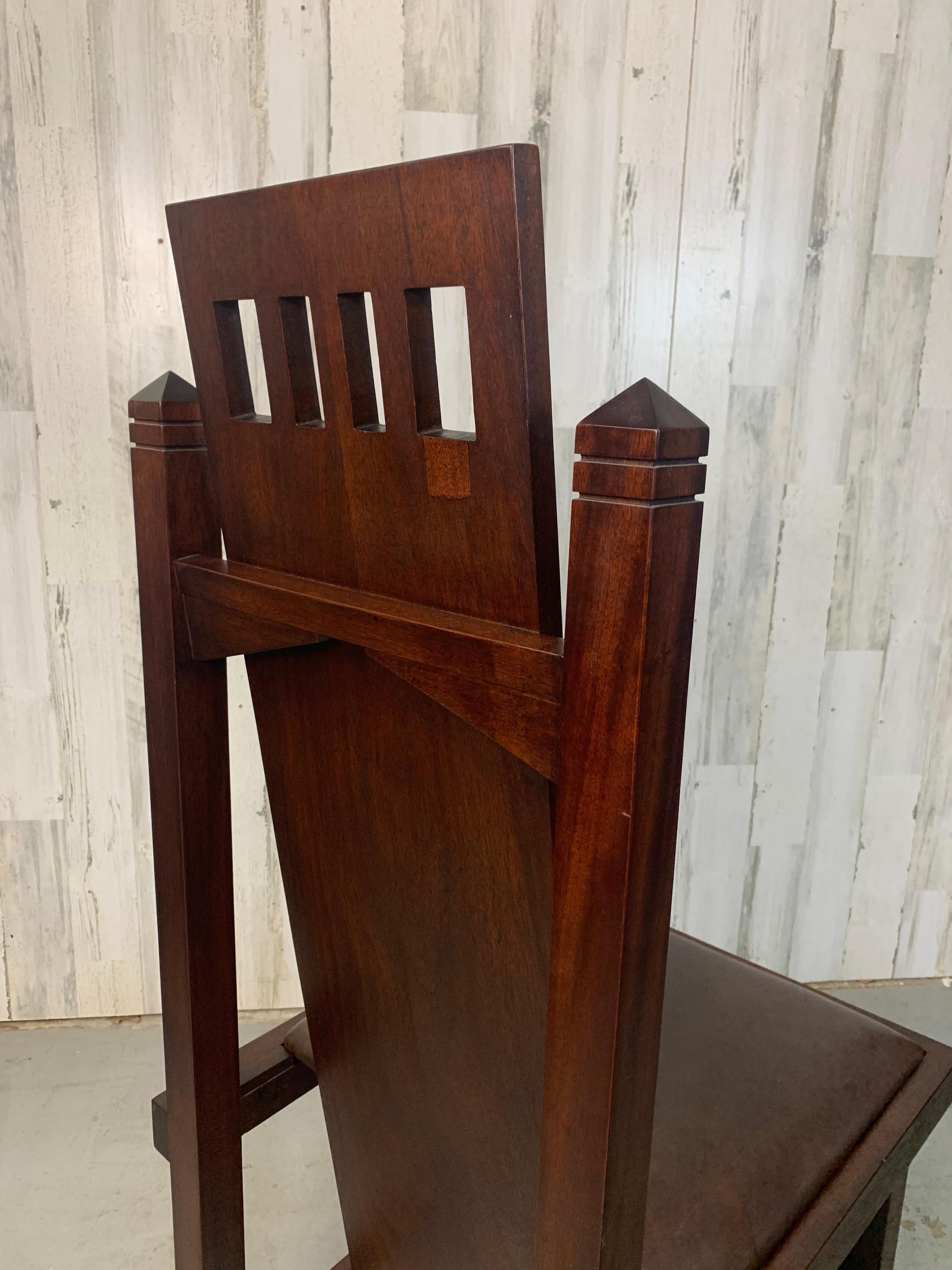 Américain 12 chaises de salle à manger de style Arts & Crafts en acajou massif en vente