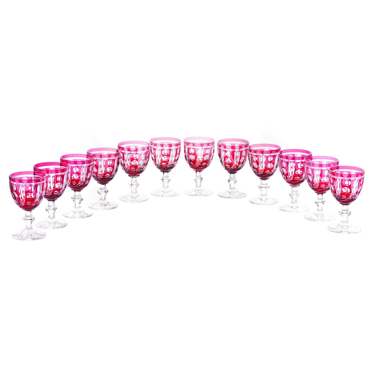 Américain 12 St. Louis Cranberry Water Goblets en vente