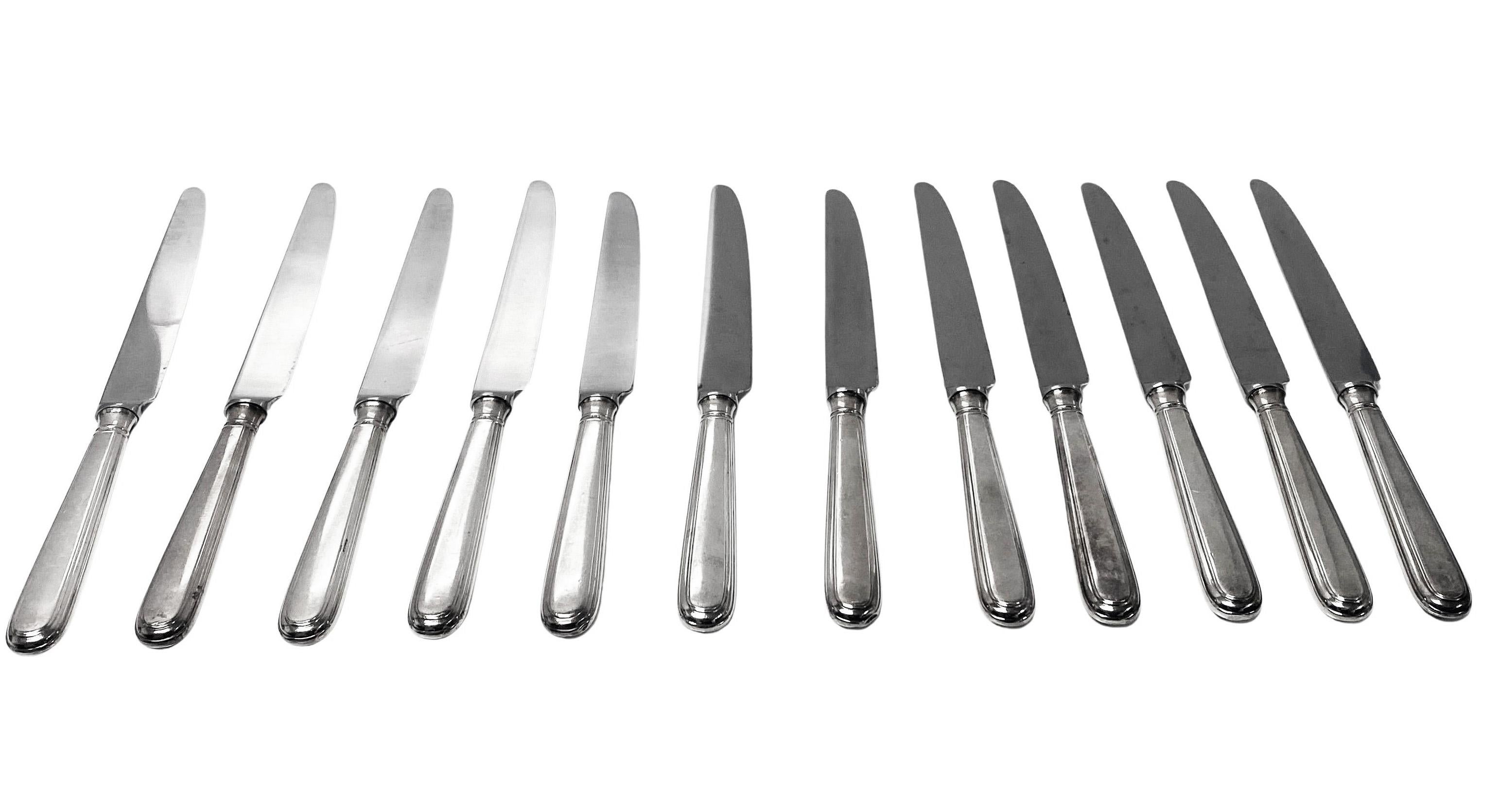 A set of 12 sterling silver dinner knives in Old English Thread pattern (also matches with Fiddle Thread), with tapered stainless blades, 9.65