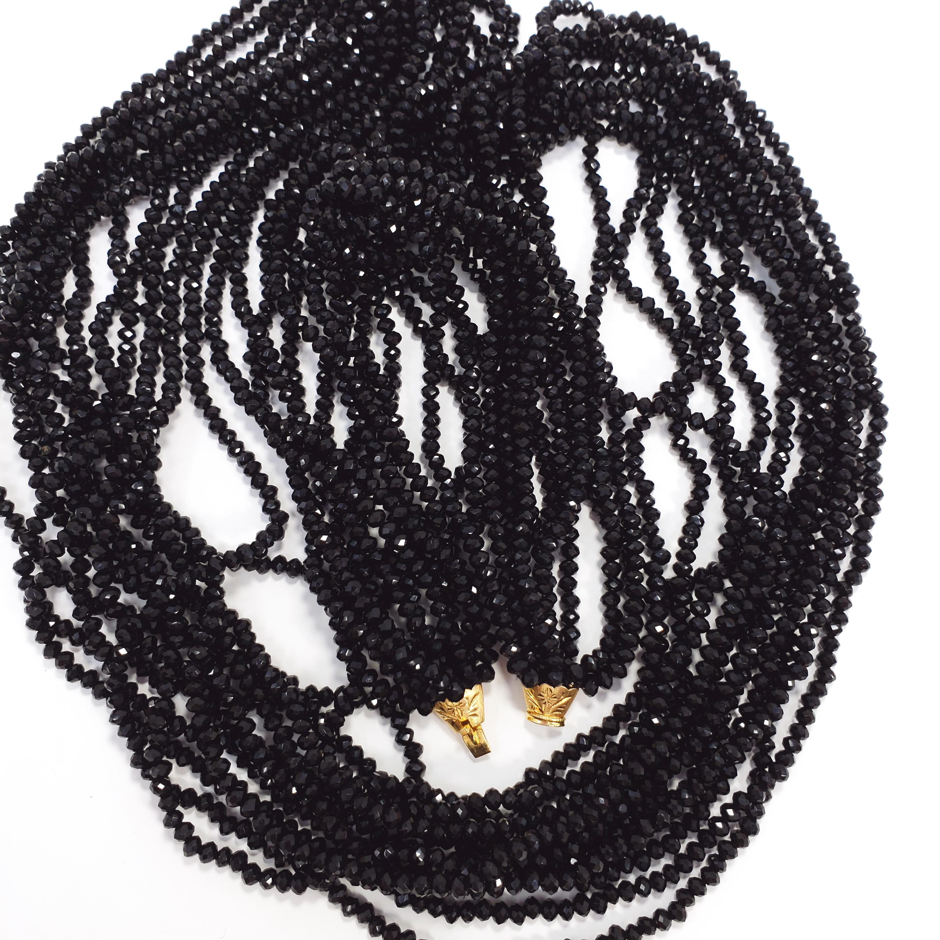 12strängige schwarze Spinell-Glasperlenkette mit Verschluss aus 14K Gelbgold im Zustand „Hervorragend“ im Angebot in Milford, DE