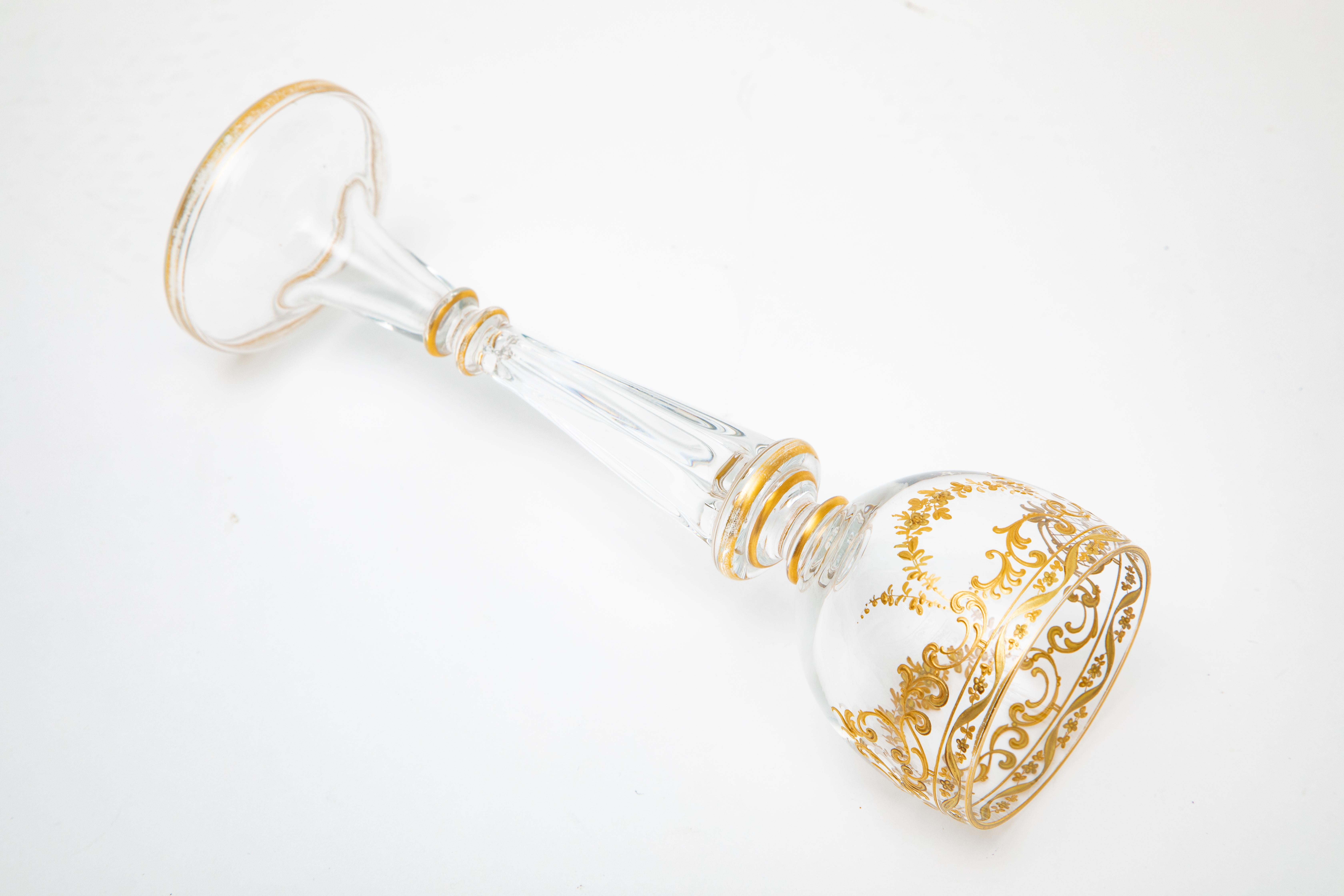 12 Copas de Vino Antiguas Altas y Elegantes con Incrustaciones Doradas. Alrededor de 1880 en venta 4