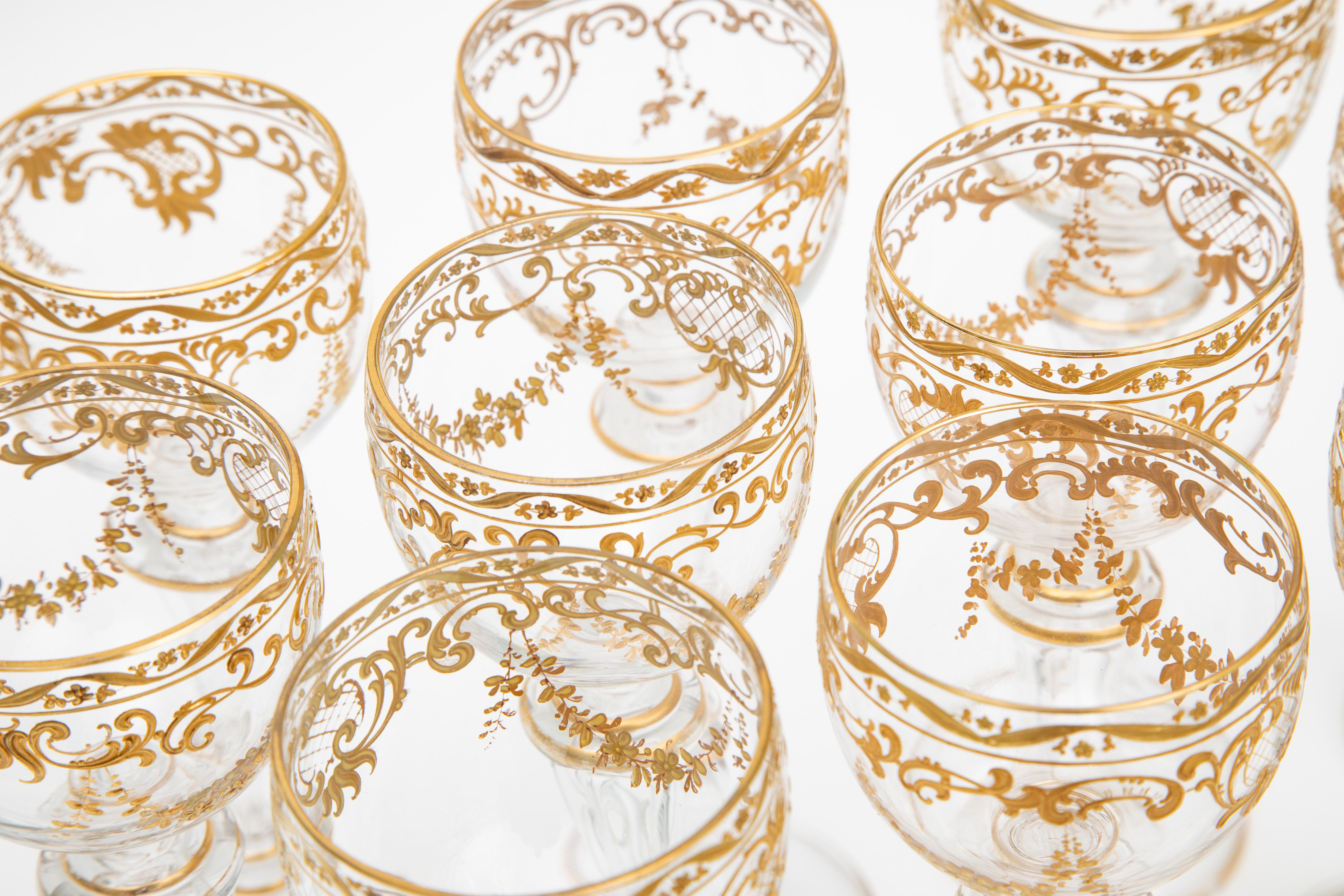 12 Copas de Vino Antiguas Altas y Elegantes con Incrustaciones Doradas. Alrededor de 1880 en Bueno estado para la venta en West Palm Beach, FL