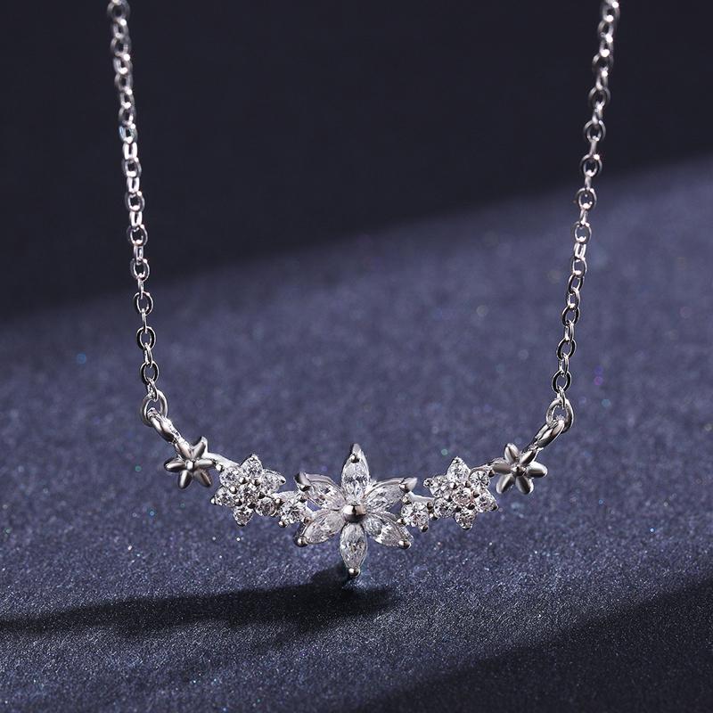 Modern 1.2 TCW Natural Diamond Flower Necklace in 14kt White Gold For Sale
