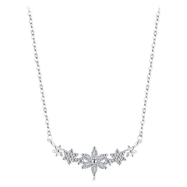 Collier fleur en or blanc 14 carats, diamant naturel 1,2 TCW en vente