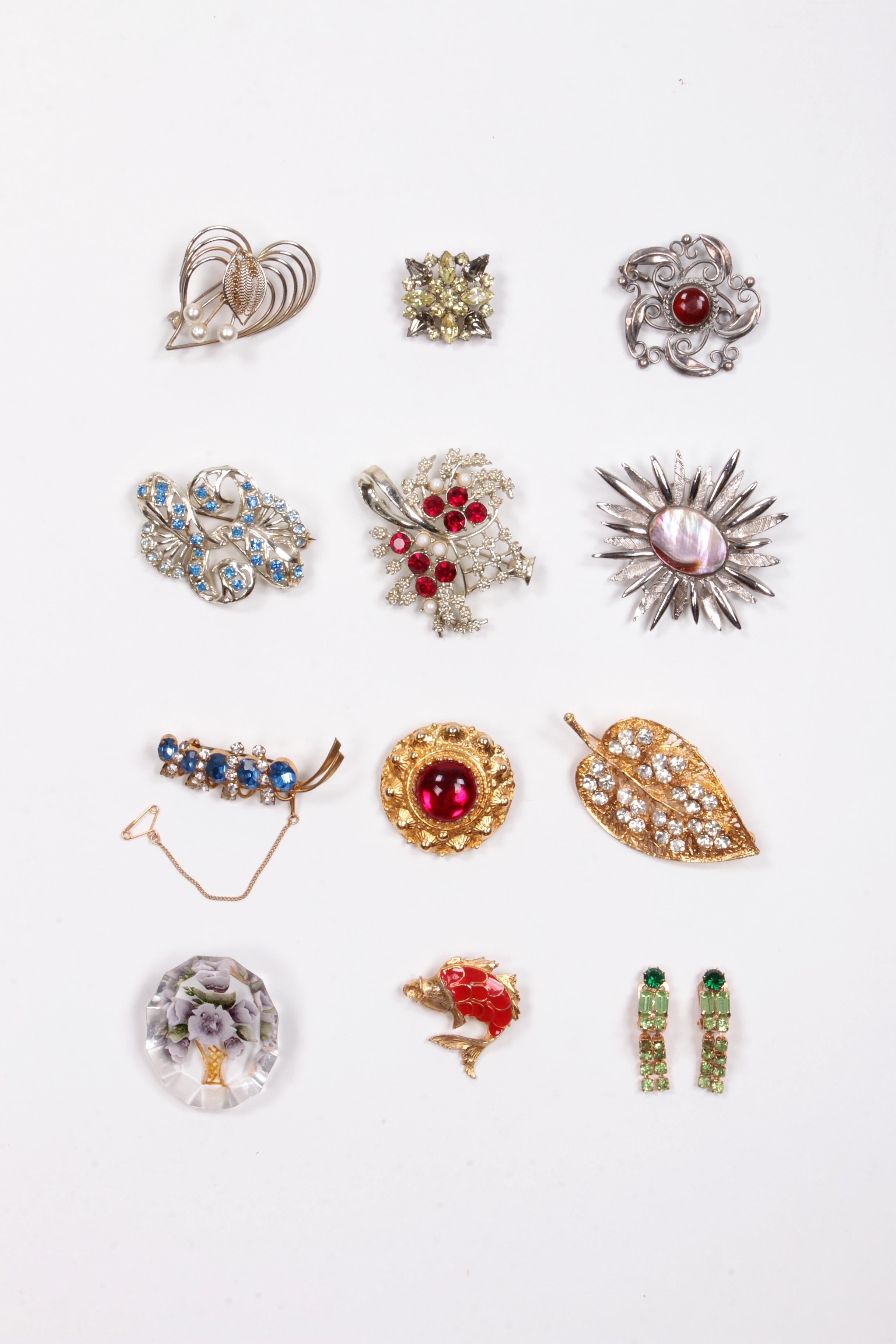 12 Various Vintage Brooches Different Models, Made in 1960 For Sale 8
