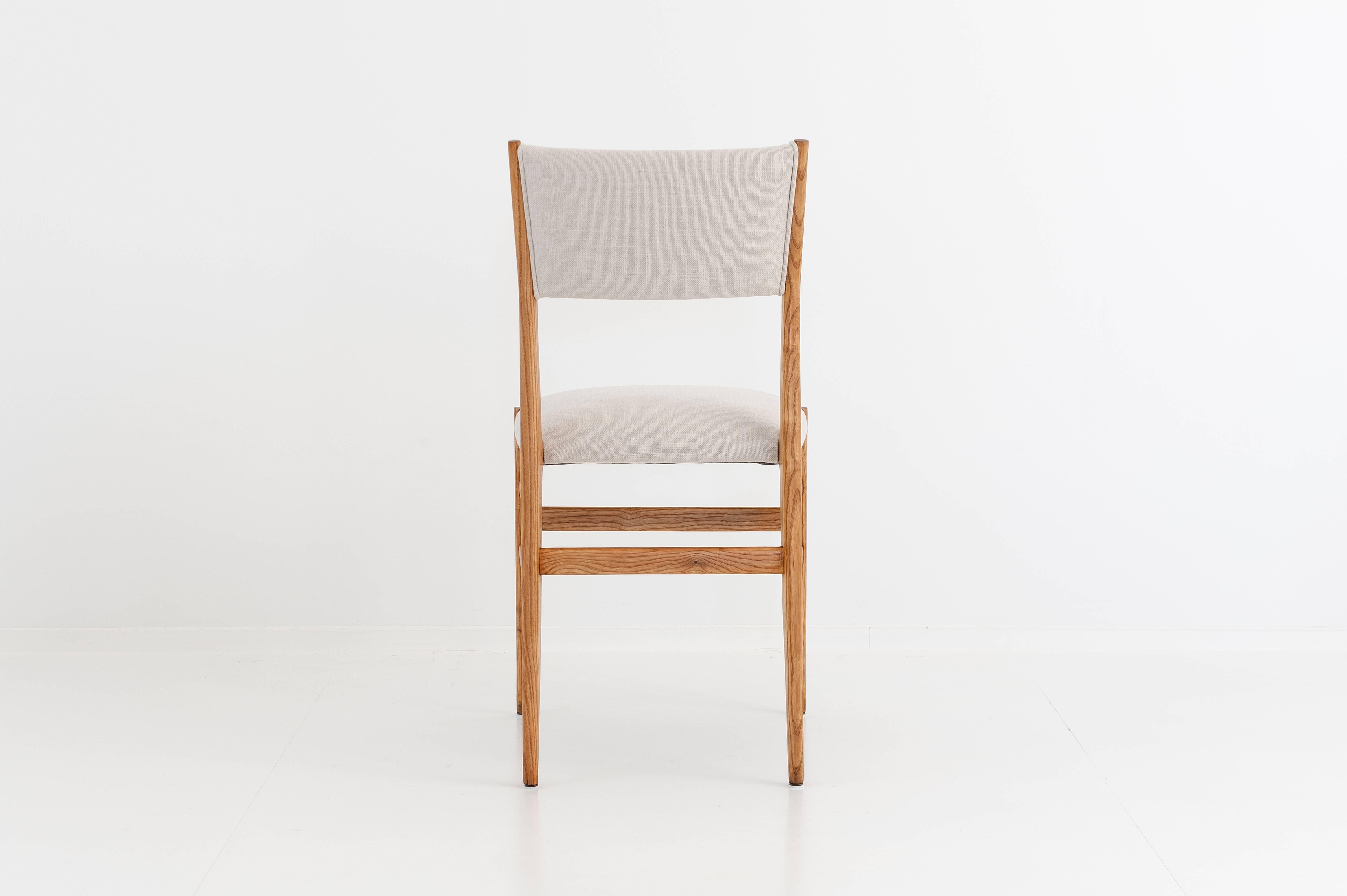 Polished 12 Vintage Italian Leggere Chairs in Ashtree Wood by Gio Ponti, circa 1954 For Sale