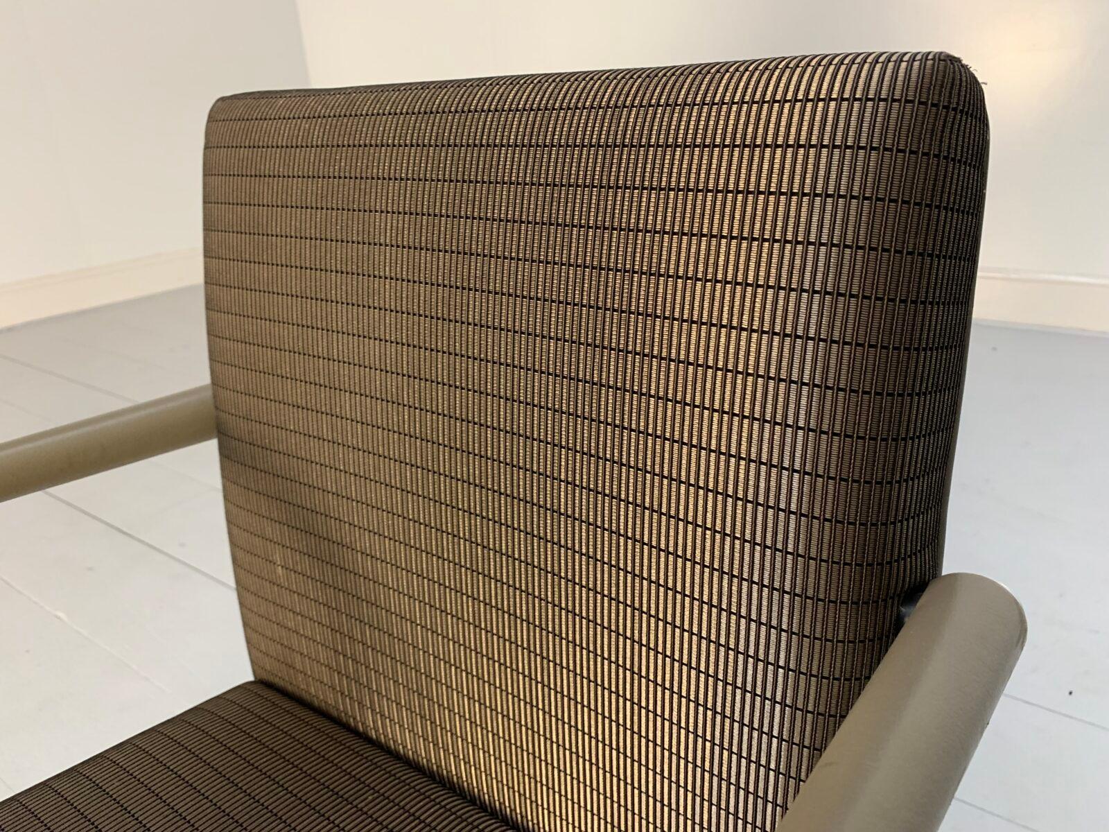 12 chaises de réunion Vitra « Visasoft » de salle à manger - en tissu et cuir dorés en vente 9