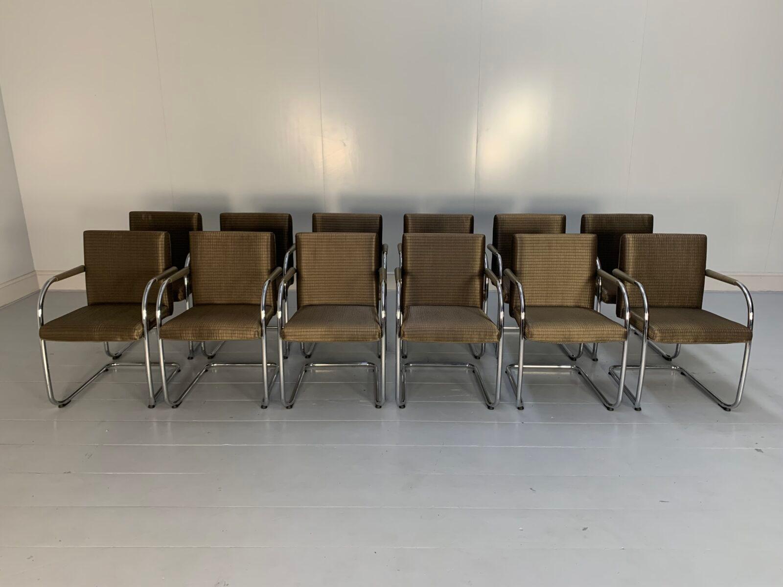 Cuir 12 chaises de réunion Vitra « Visasoft » de salle à manger - en tissu et cuir dorés en vente