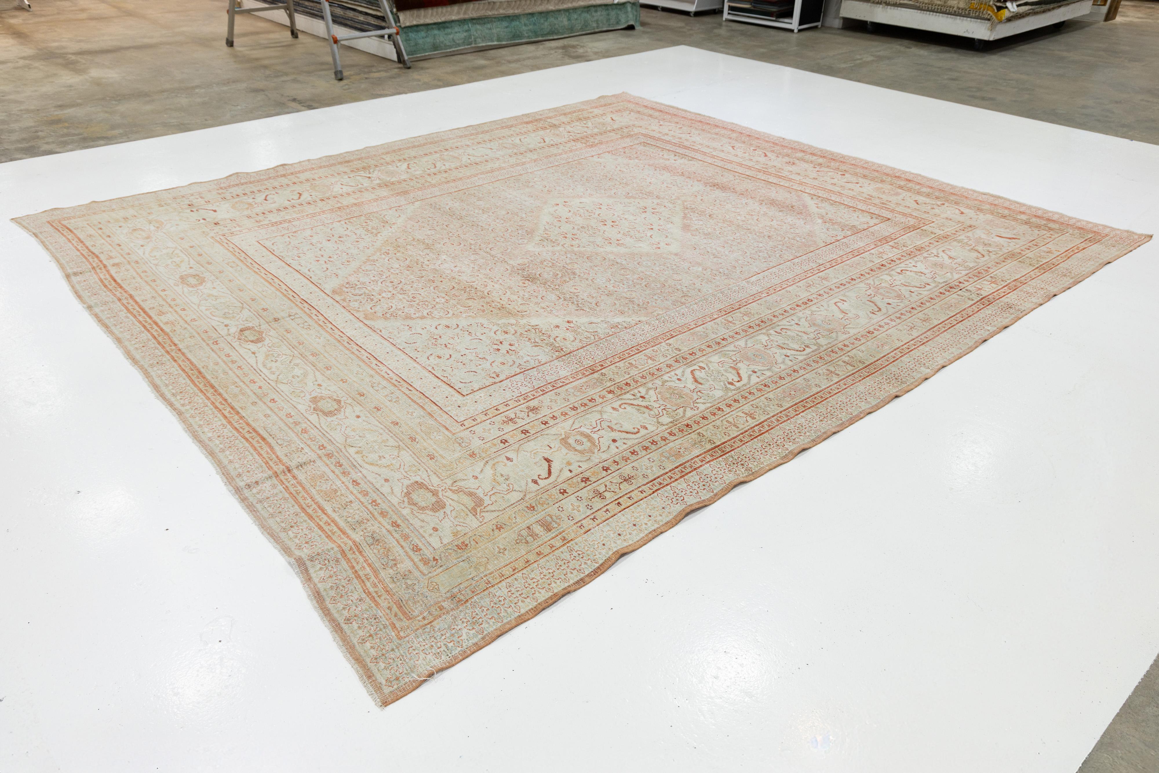 12 x 13 Antiker Pfirsich Tabriz Handgefertigter Persischer Wollteppich mit Blumenmuster im Zustand „Hervorragend“ im Angebot in Norwalk, CT