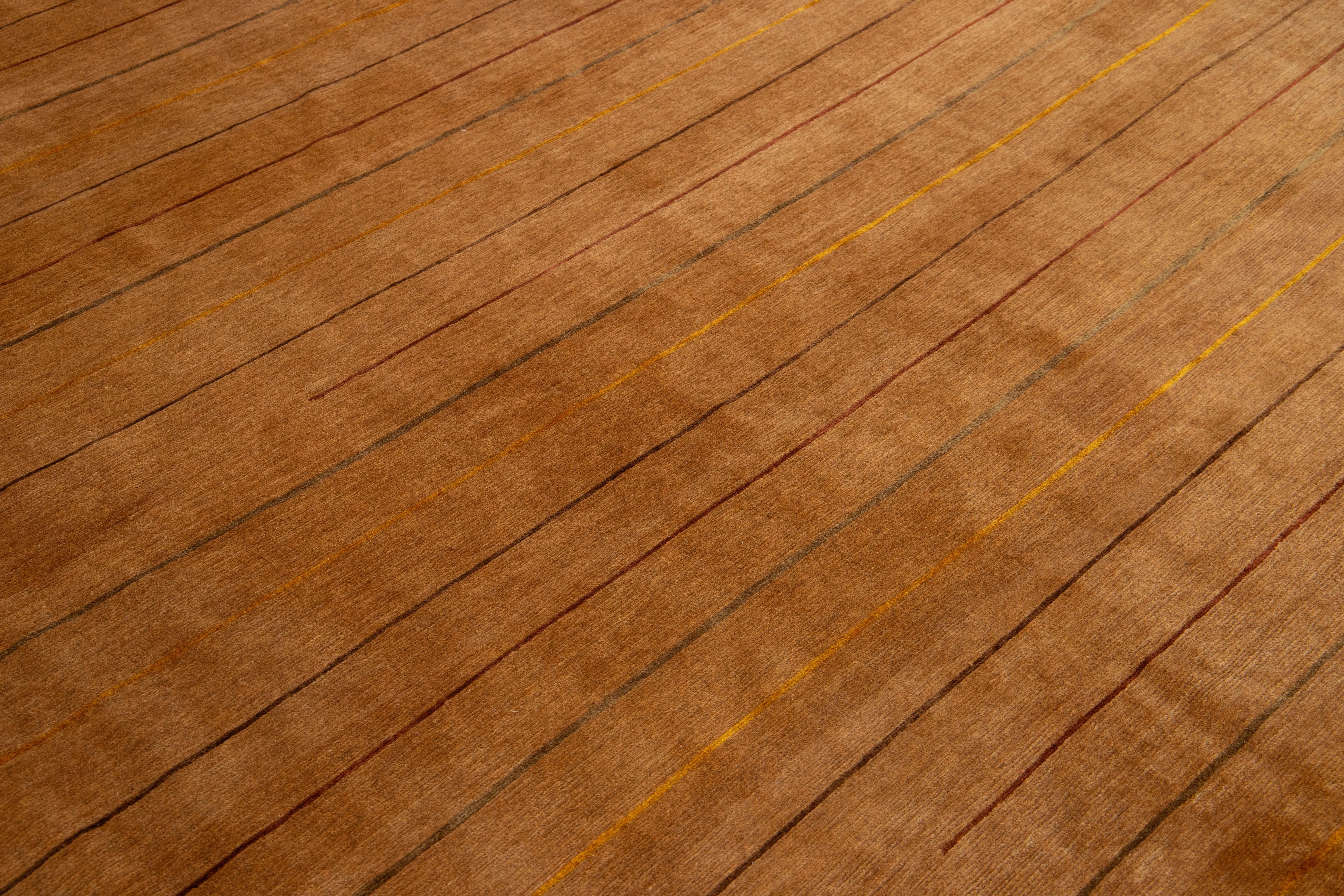 Noué à la main 12 x 14 Tapis tibétain en laine et soie au design contemporain, brun doré en vente