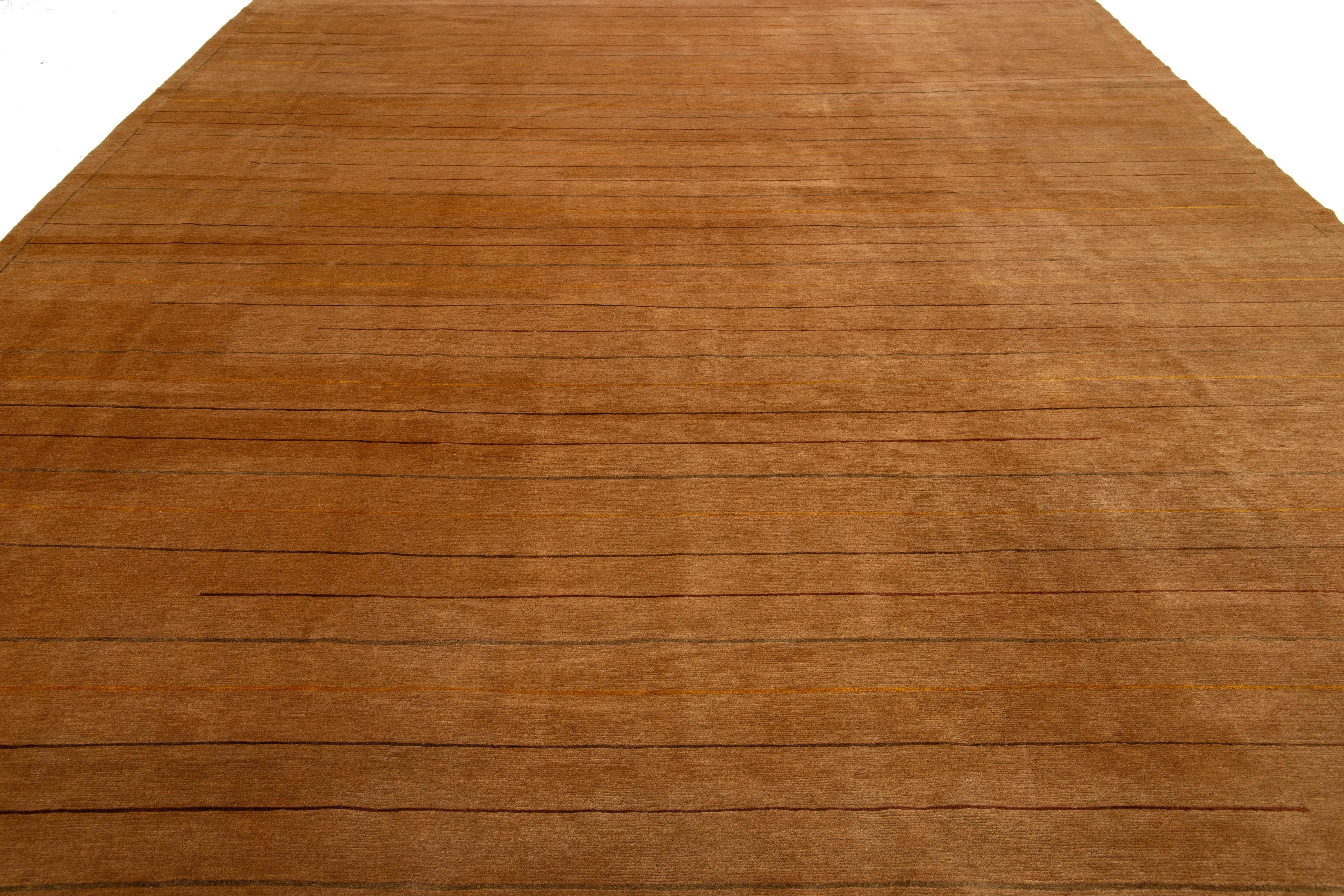12 x 14 Tapis tibétain en laine et soie au design contemporain, brun doré Neuf - En vente à Norwalk, CT