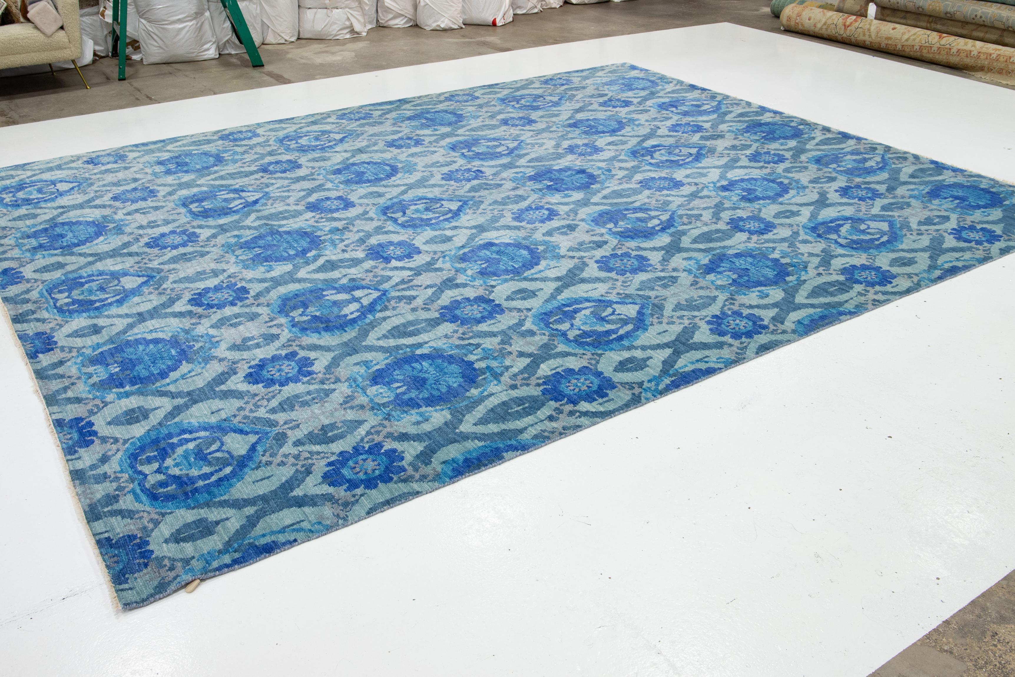 Art Déco 12 x 15 Tappeto in lana Ikat Contemporaneo con Design/One in colore verde e blu in vendita
