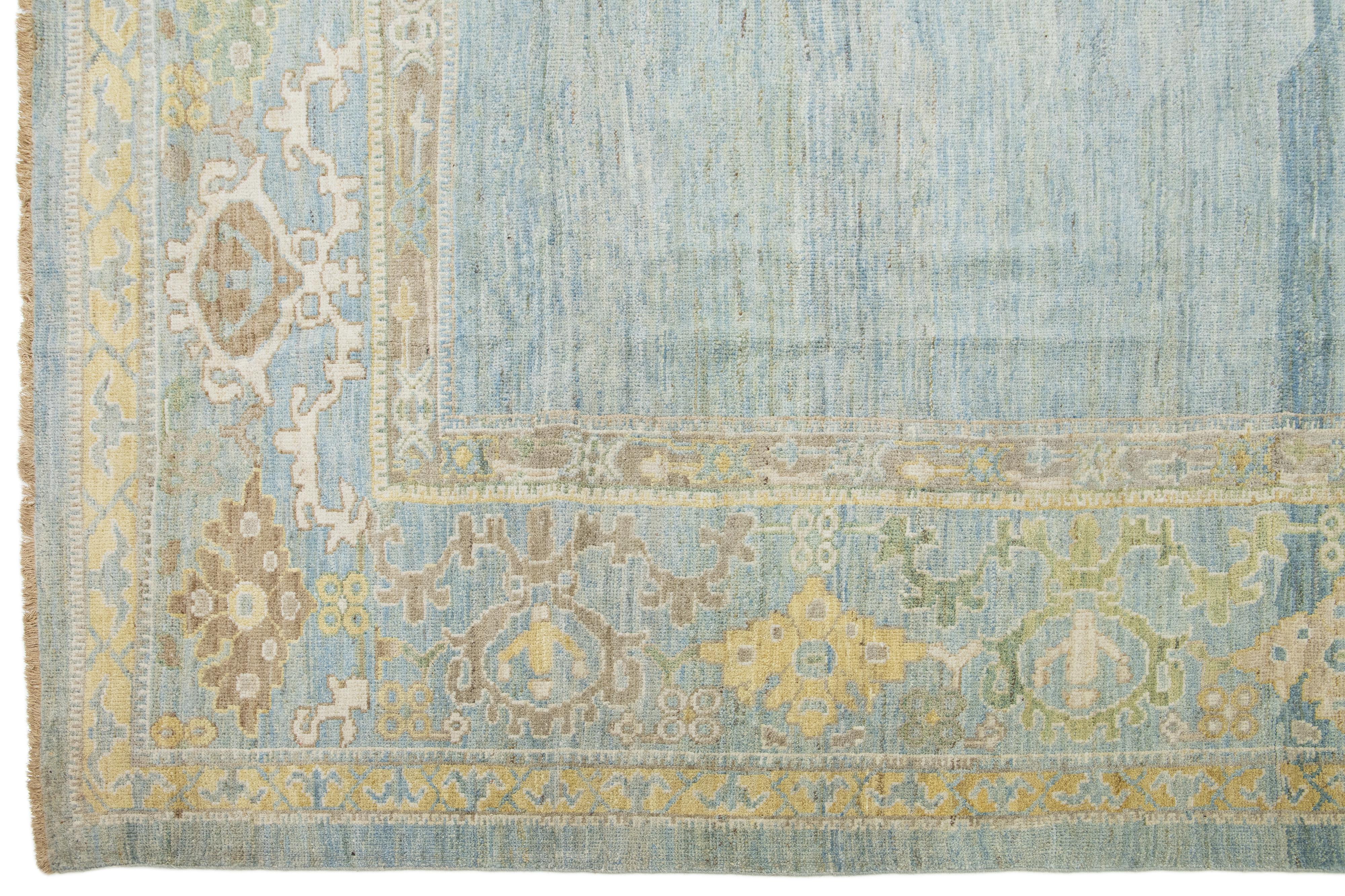 12 x 15 Apadana's Moderner Sultanabad Blauer entworfener Wollteppich in Sultanabad-Blau (Wolle) im Angebot