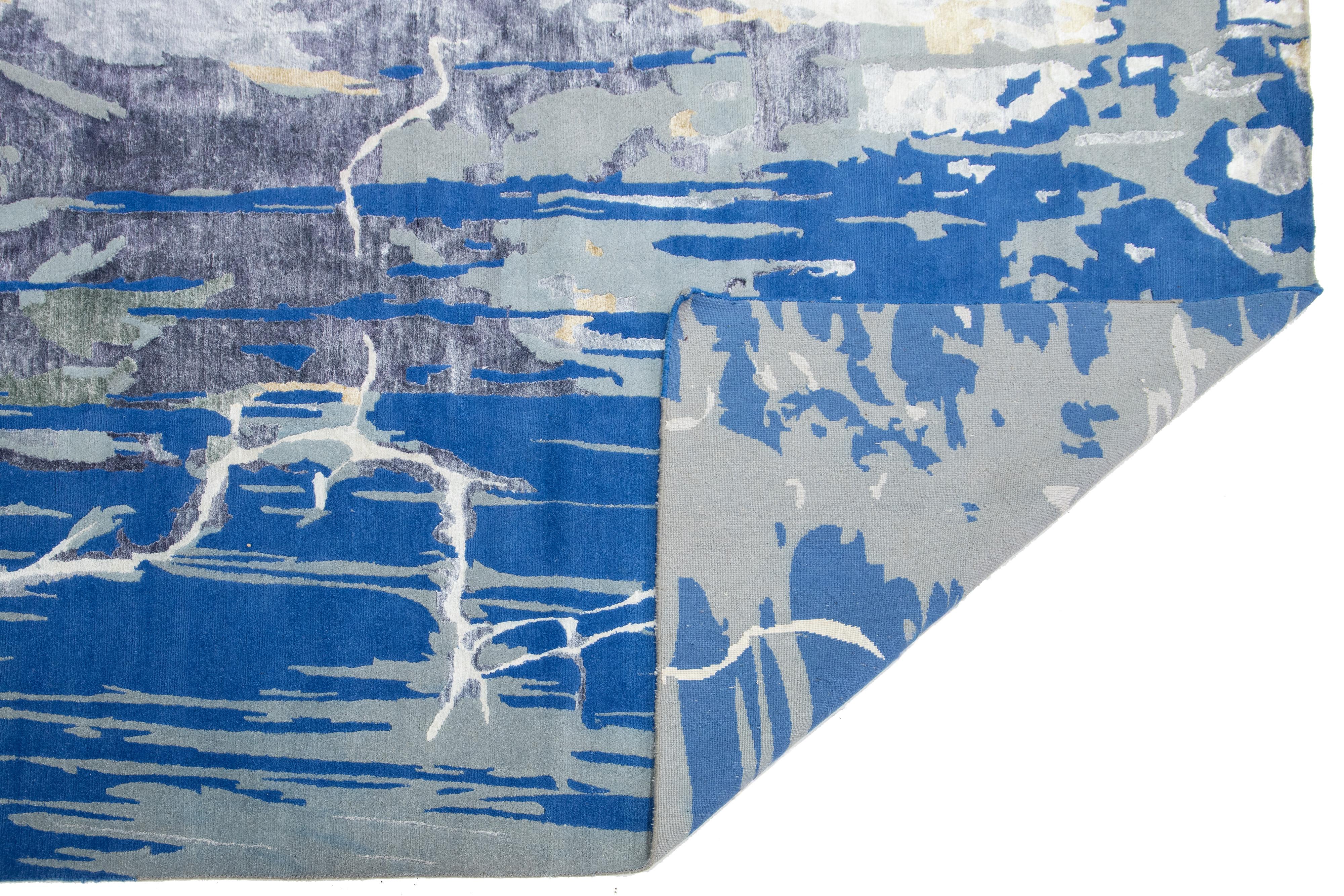 Moderno Tappeto in lana e seta contemporaneo 12 x 15 blu e grigio con disegno astratto in vendita