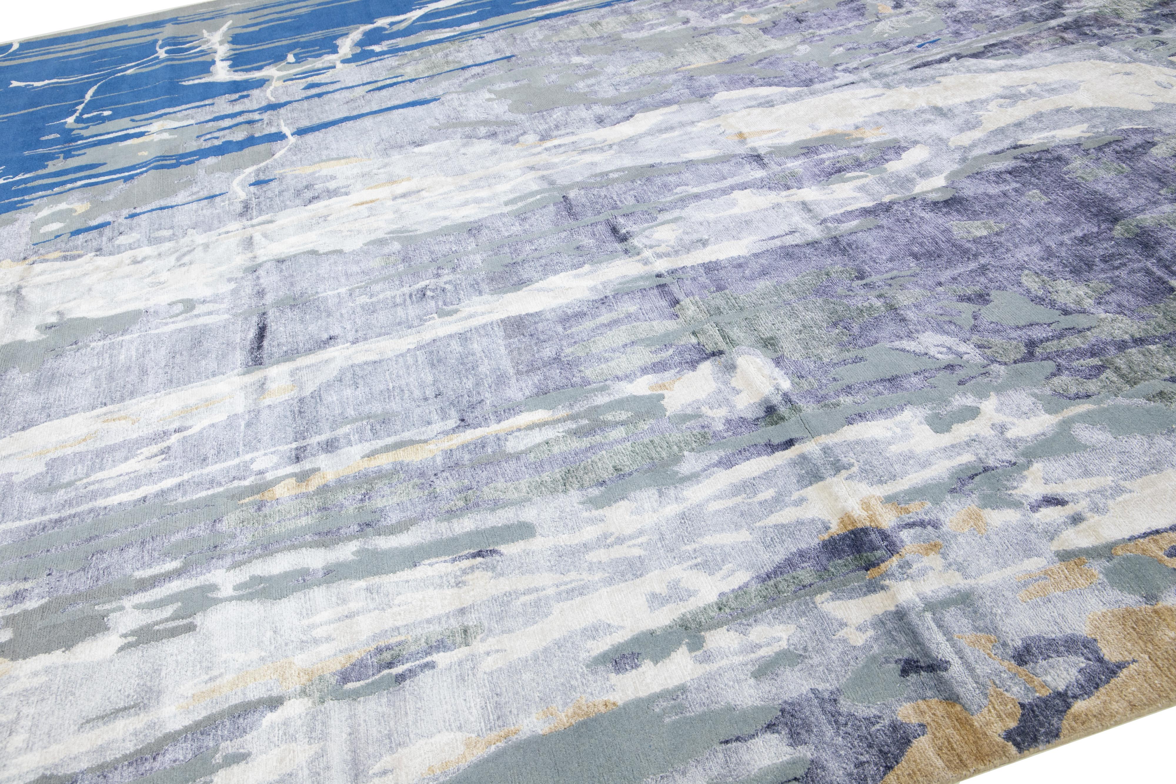 Annodato a mano Tappeto in lana e seta contemporaneo 12 x 15 blu e grigio con disegno astratto in vendita