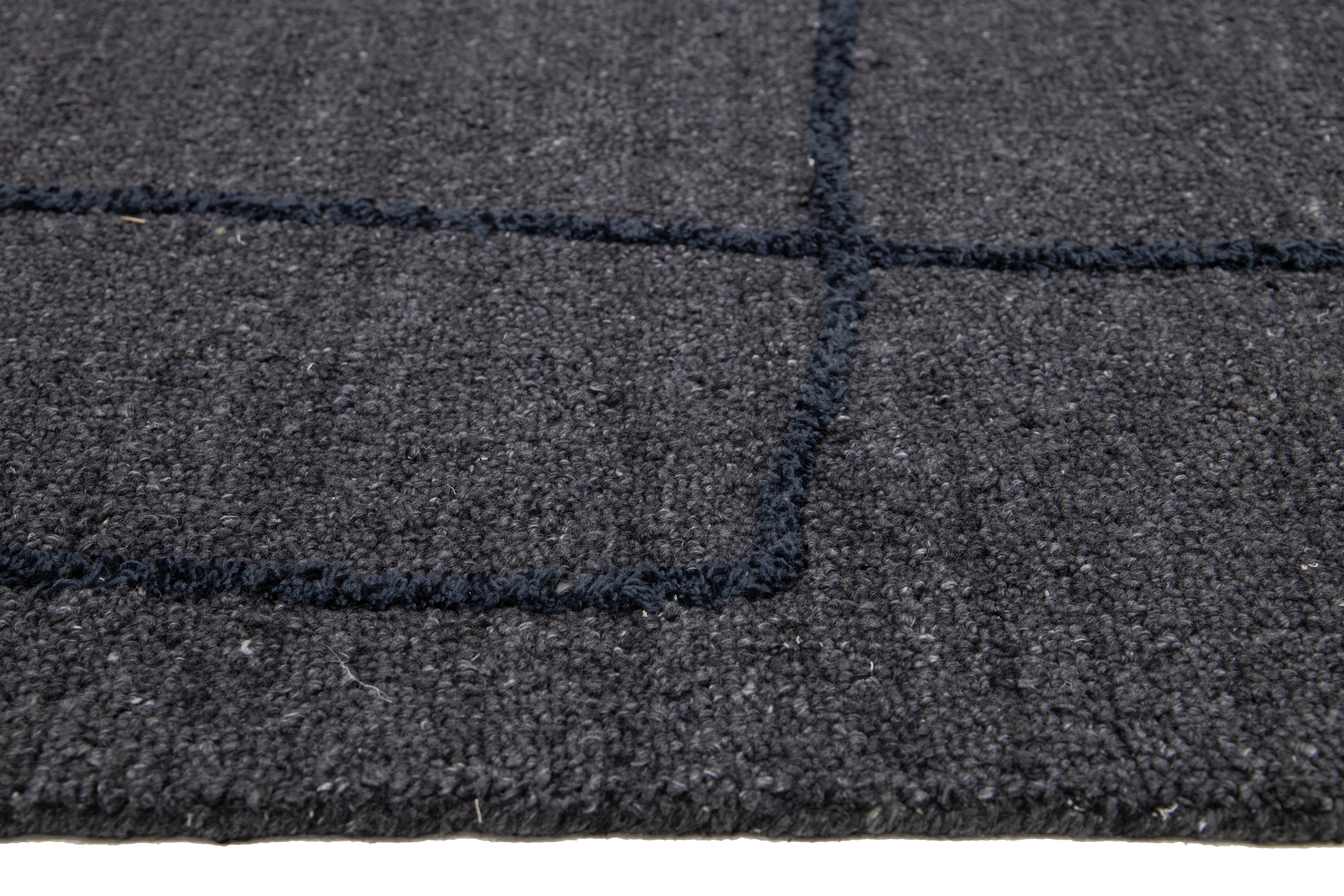 12 x 15 Contemporary Hand Loom Wool Rug In Gray With Abstract Design in vendita 2