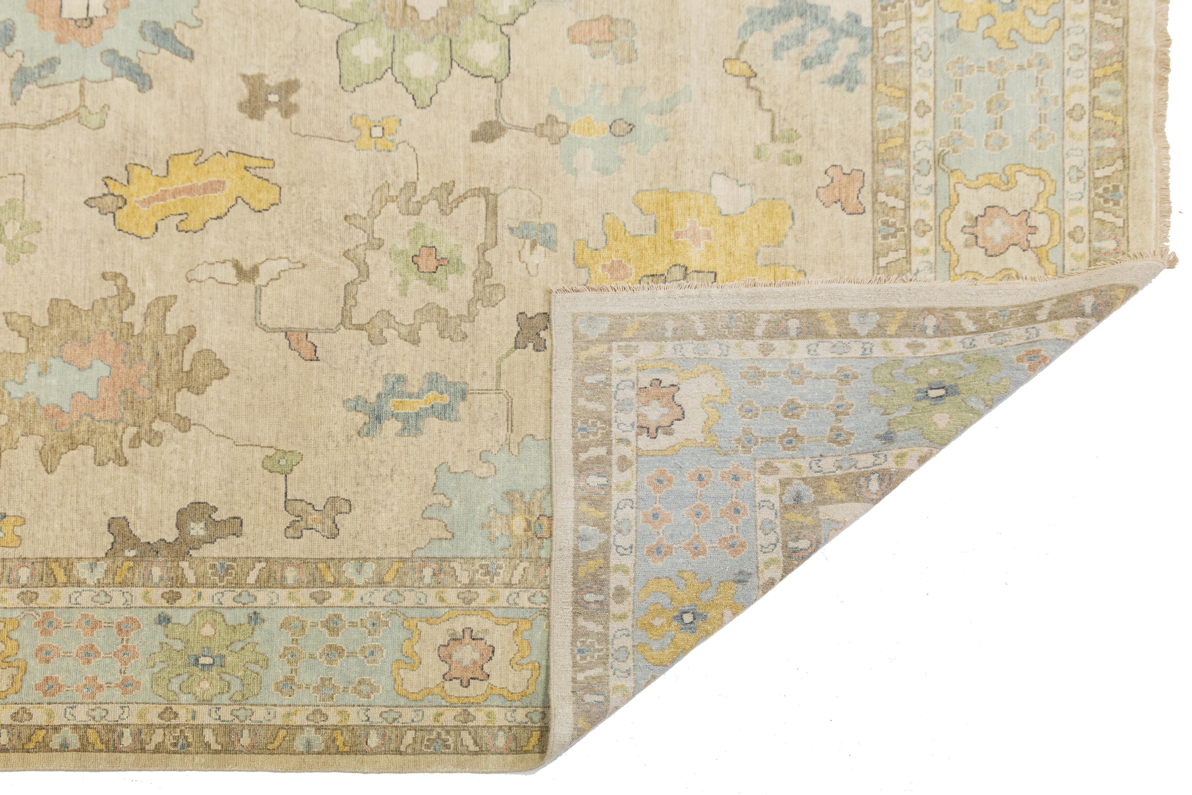 Indien 12 x 15 By Design Modern Floral Oushak Style Wool Rug Handmade In Beige en vente