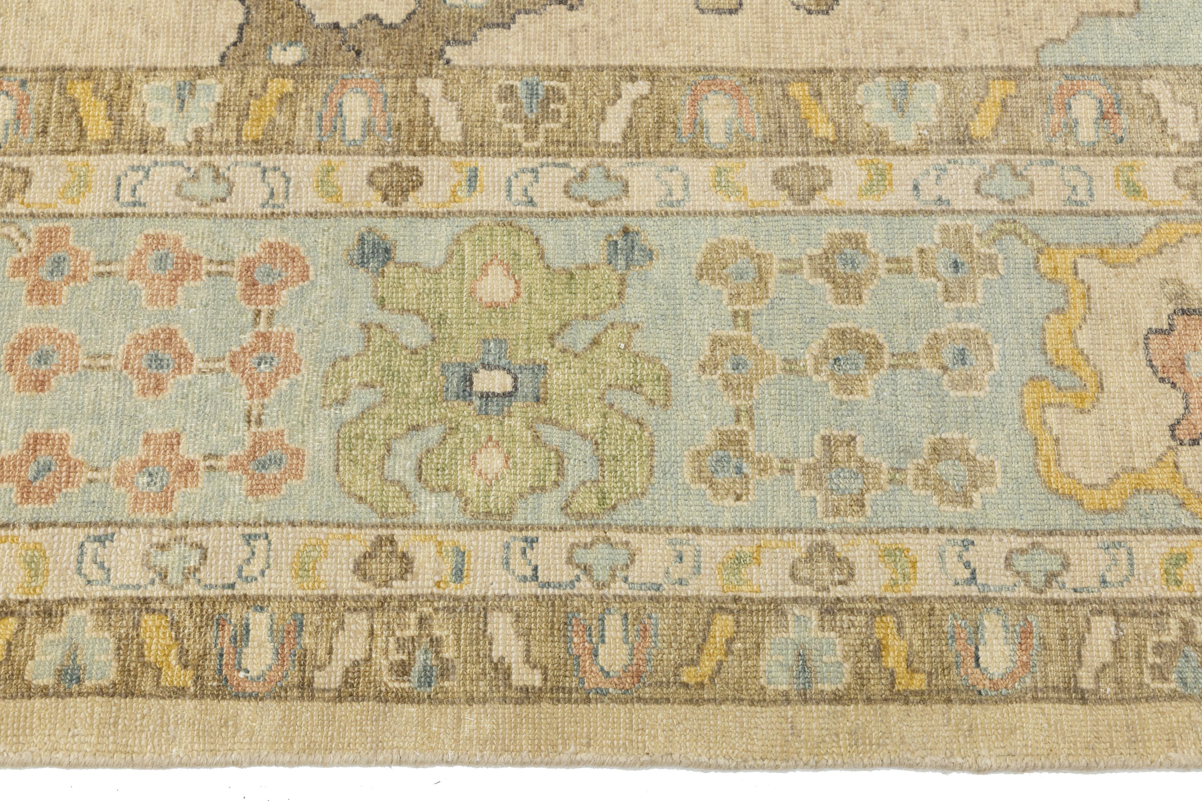 Noué à la main 12 x 15 By Design Modern Floral Oushak Style Wool Rug Handmade In Beige en vente