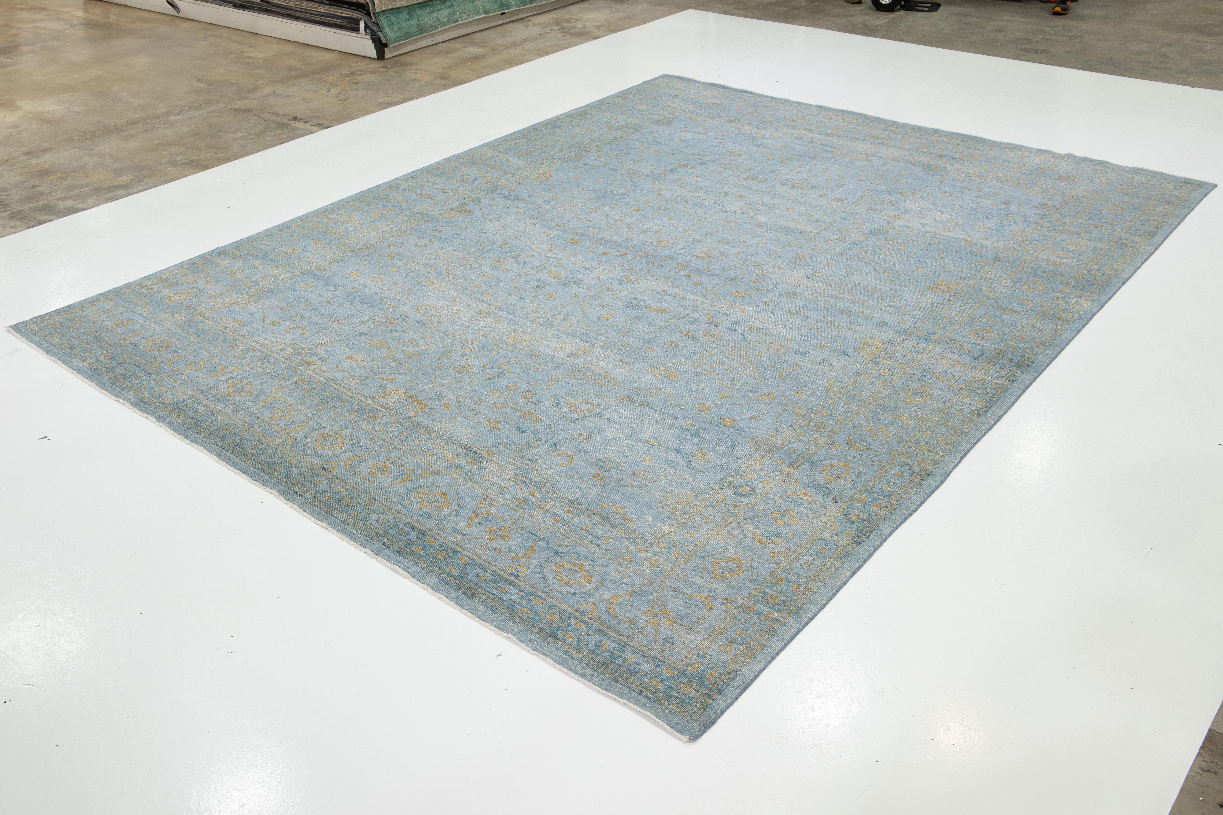 Turc 12 x 15 Tapis contemporain en laine d'Oushak fait main avec champ bleu en vente