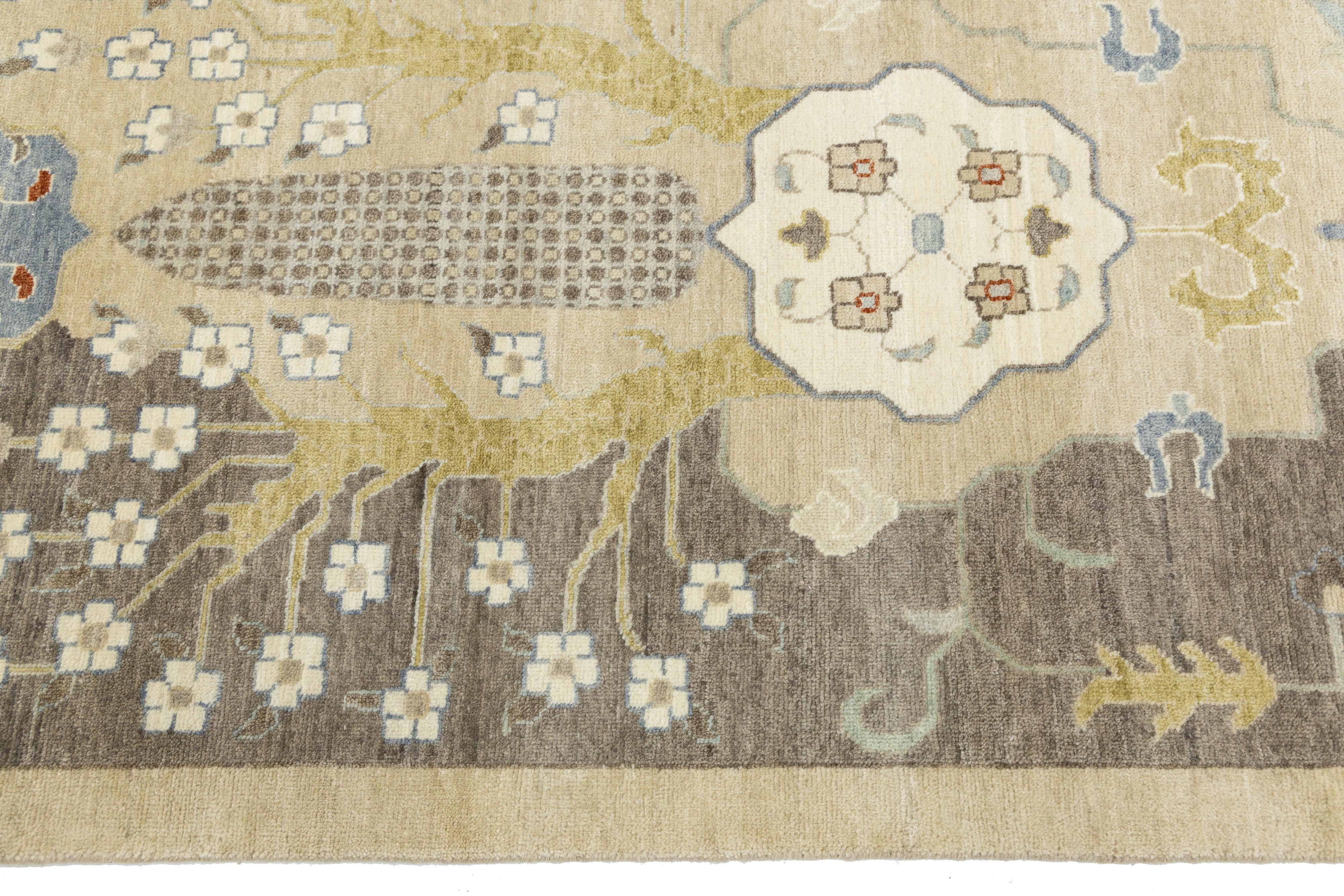 Annodato a mano 12 x 15 Tappeto di lana in stile Oushak moderno e floreale fatto a mano in beige in vendita