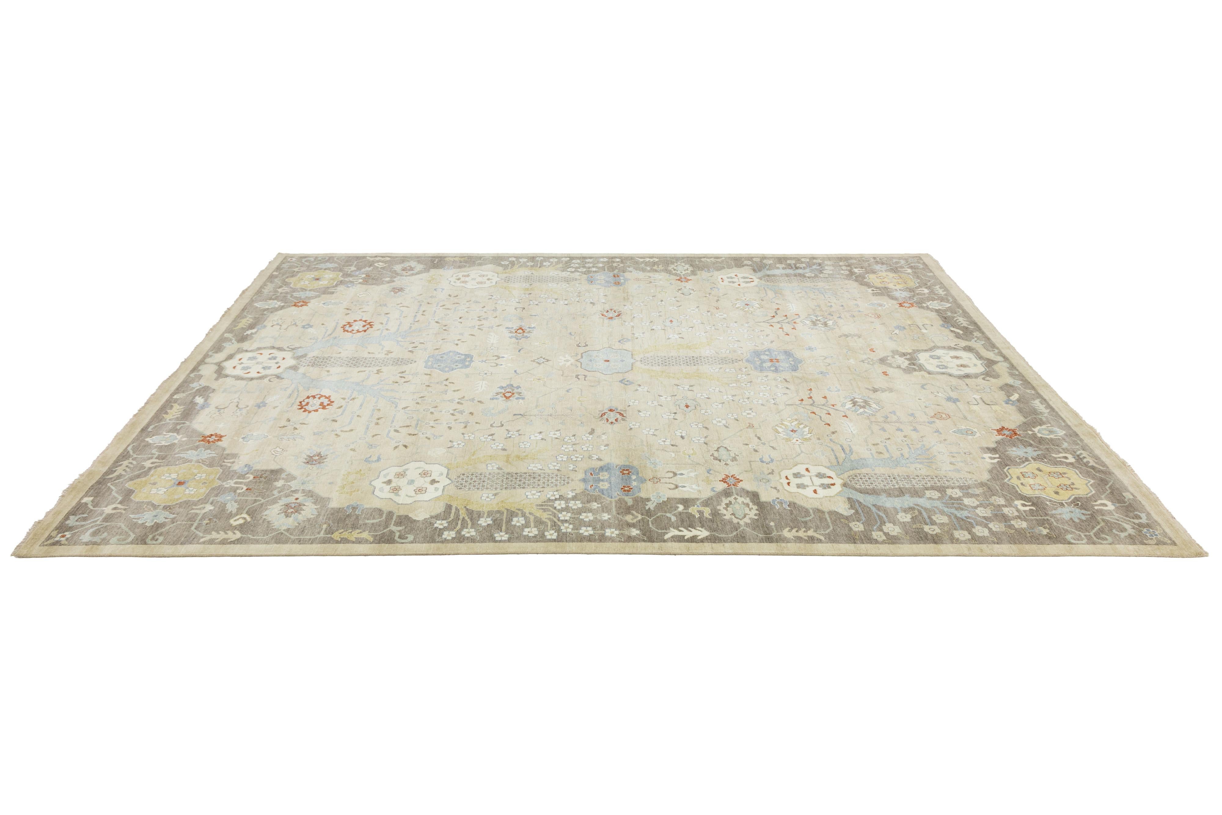 12 x 15 Tappeto di lana in stile Oushak moderno e floreale fatto a mano in beige in vendita 1