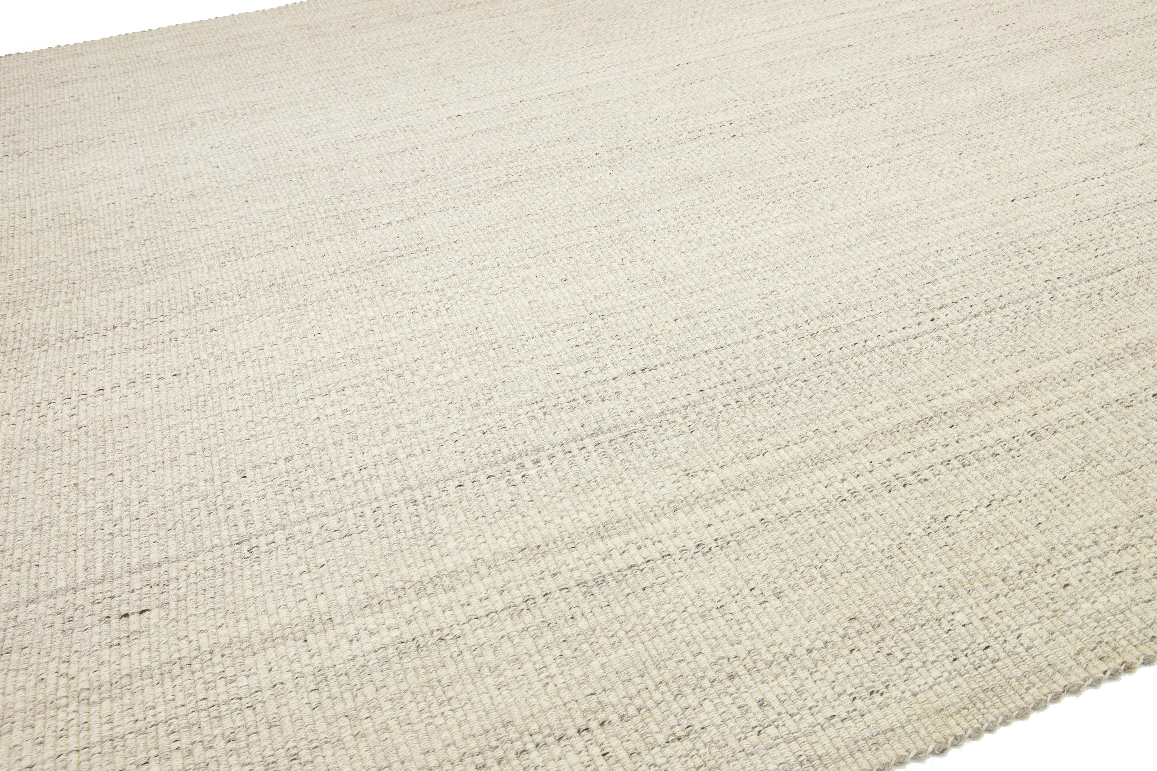 Indiano 12 x 15  Tappeto moderno in lana beige a tessitura piatta con design geometrico in vendita