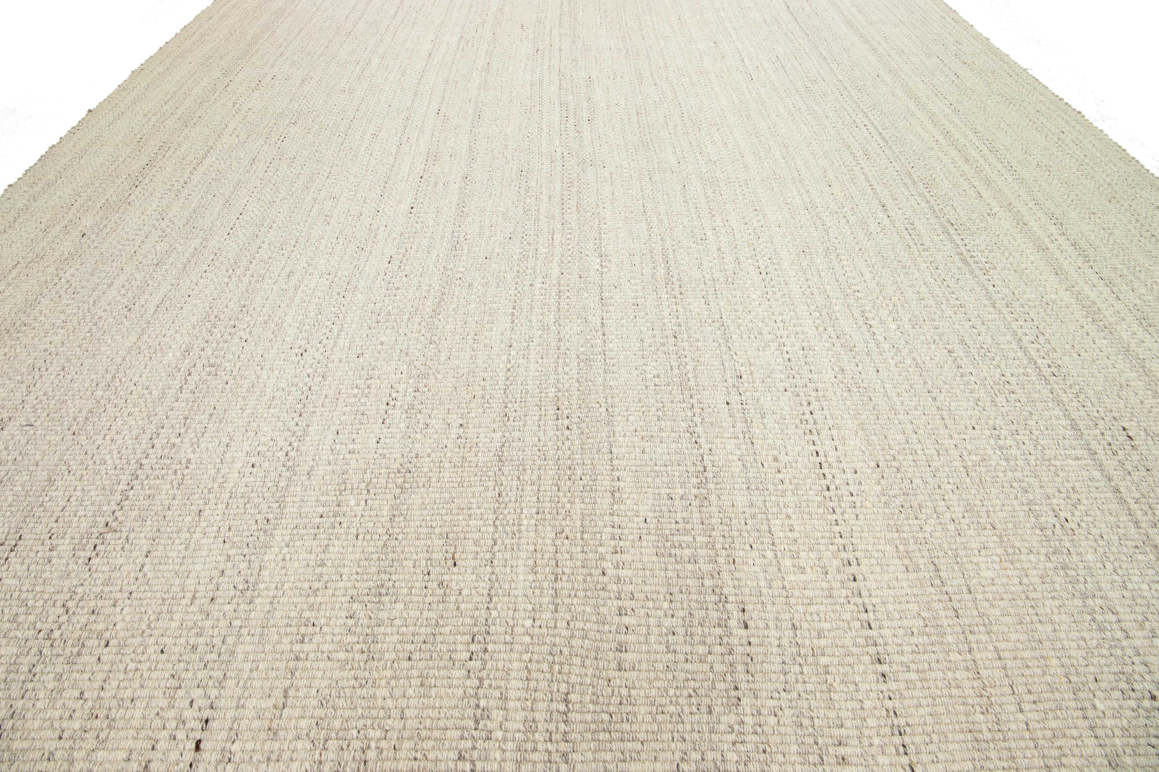 Lana 12 x 15  Tappeto moderno in lana beige a tessitura piatta con design geometrico in vendita
