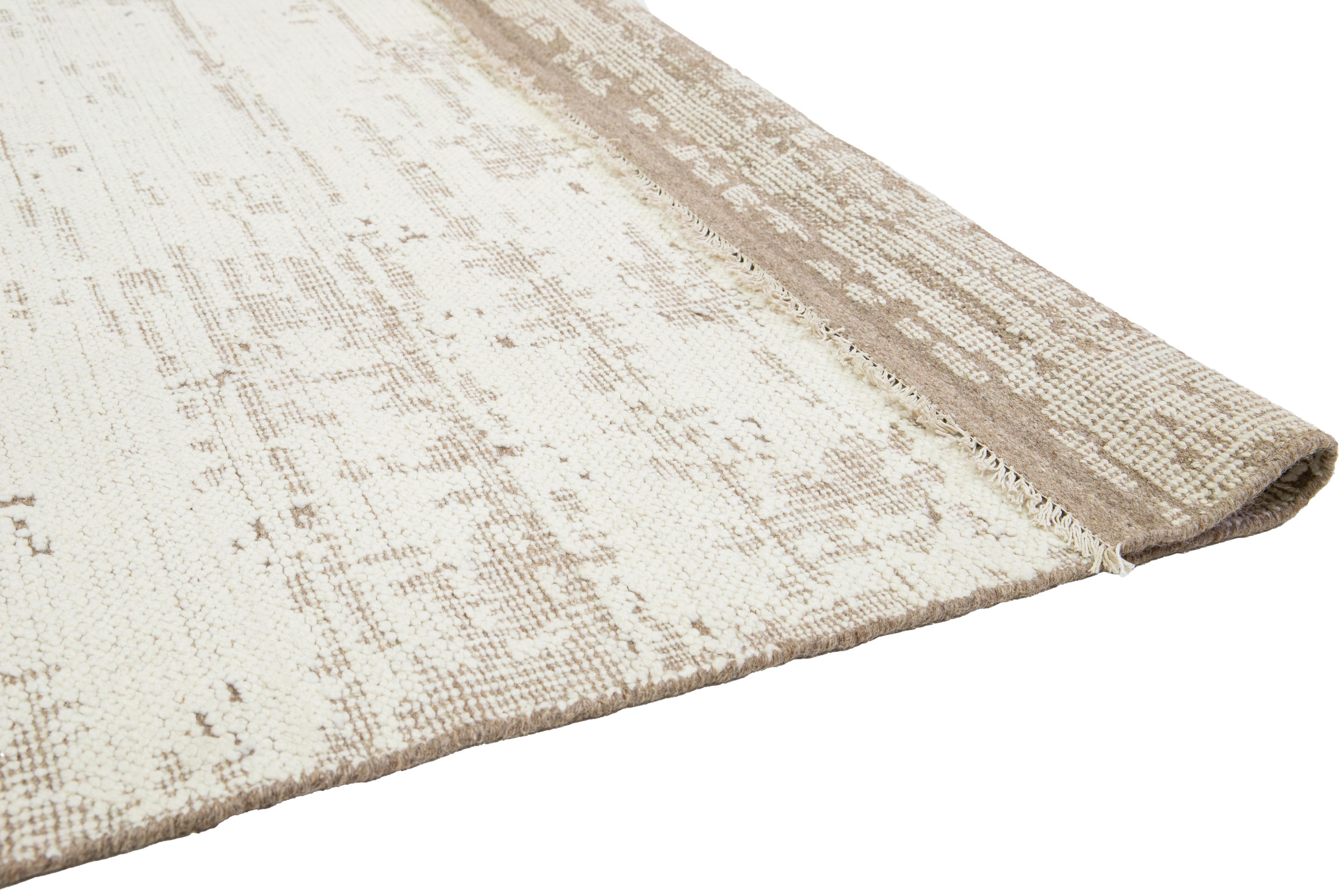12 x 15  Moderner Flachgewebe-Teppich aus elfenbeinfarbener Wolle mit abstraktem Design (Handgeknüpft) im Angebot