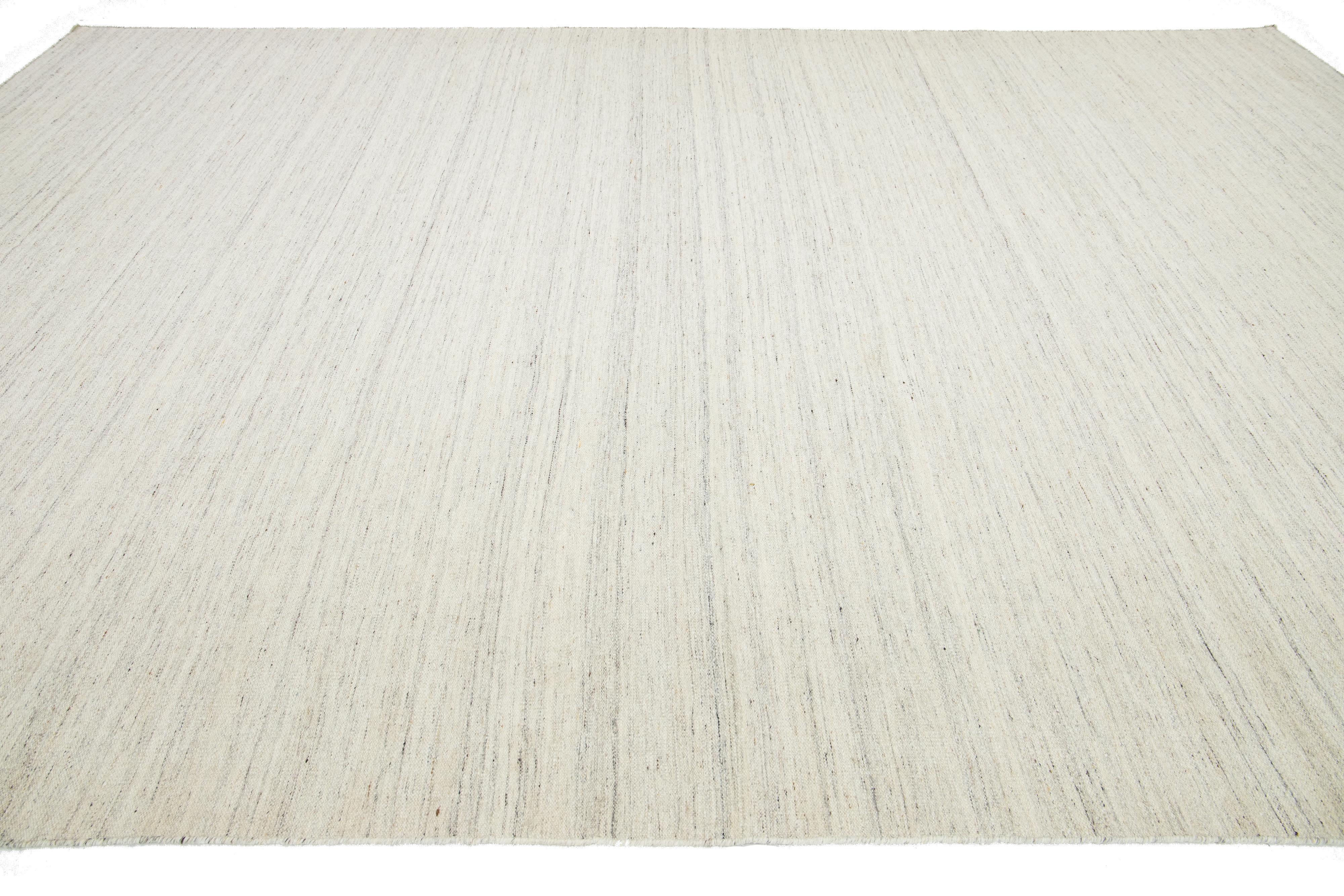 12 x 15 Moderner Flachgewebe-Wollteppich Handgefertigt in Elfenbein mit starkem Design im Zustand „Neu“ im Angebot in Norwalk, CT